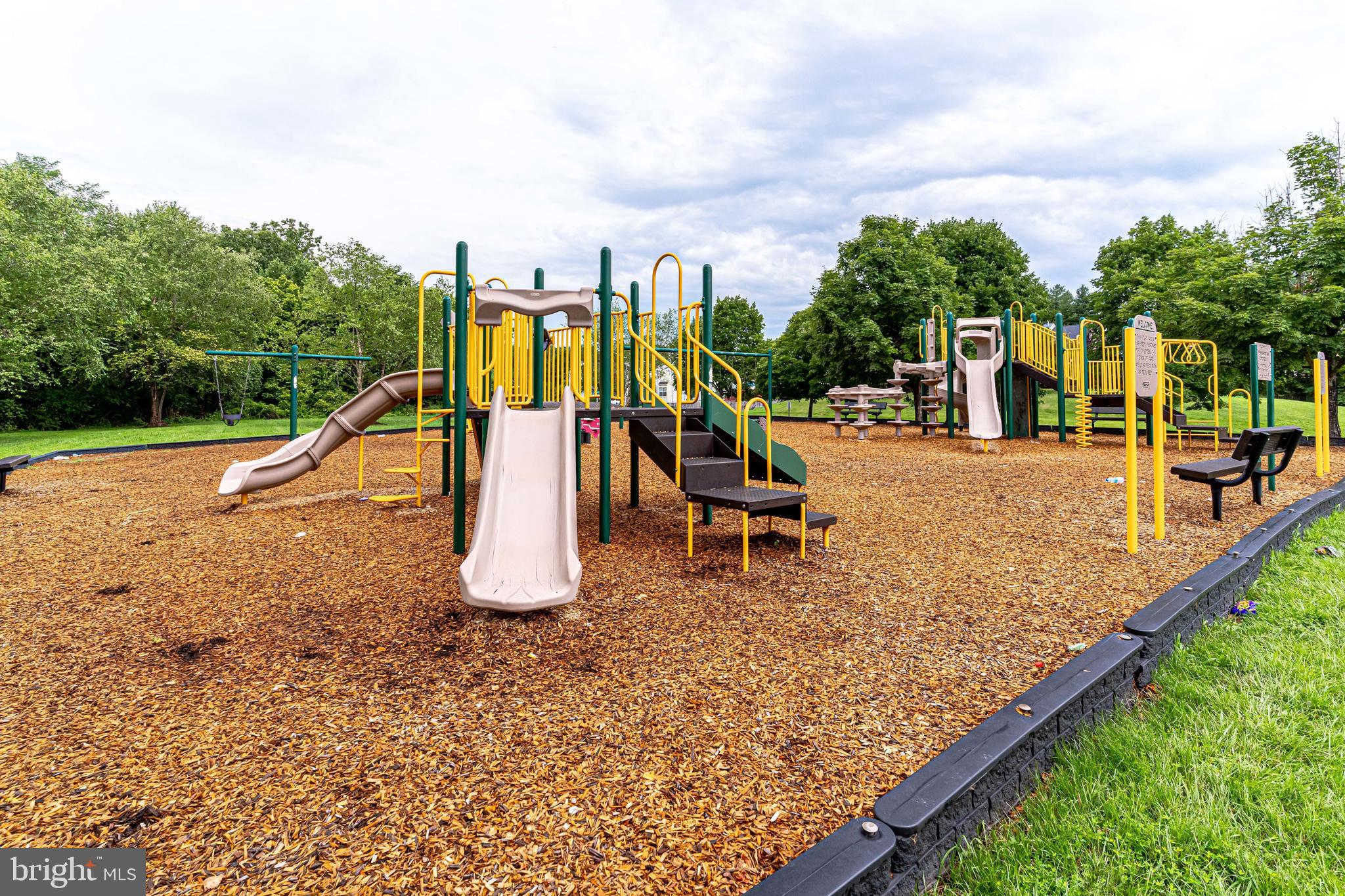 QUAIL HOLLOW - Residential