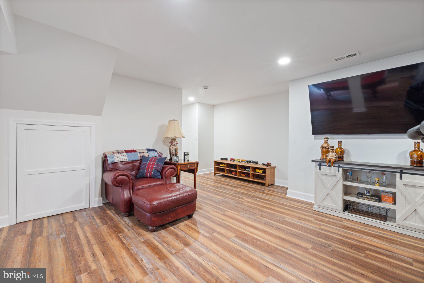 OVERLOOK HILLS - Residential