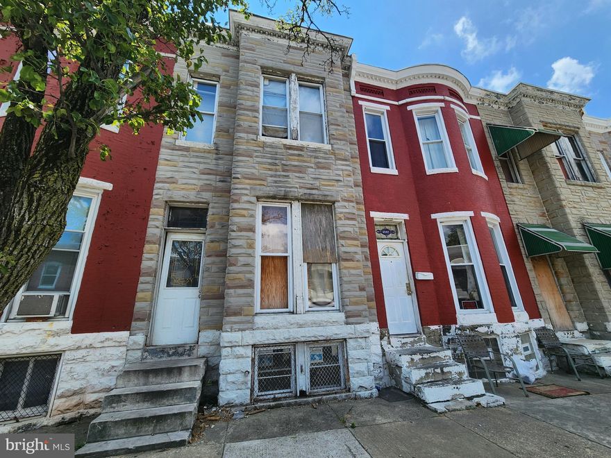 ONLINE AUCTION: Bidding begins 07/24/2024 @ 10:00 AM. Bidding ends 07/26/2024 @ 11:10 AM. List Price is Suggested Opening Bid. 2 Story Townhouse located in the Penrose area of Baltimore City. Residents can enjoy the nearby attractions such as Grace Medical Center, Westside Shopping Center, Carroll Park, Carroll Park Golf Course, Mount Junction Shopping Center, & West Baltimore MARC Station. Property is Occupied, but will be delivered vacant. Easy Access to Major Traffic Artery Baltimore St. Deposit: $5,000.