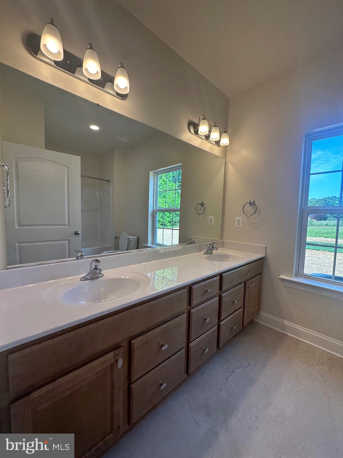 HIDDEN VIEW - Residential