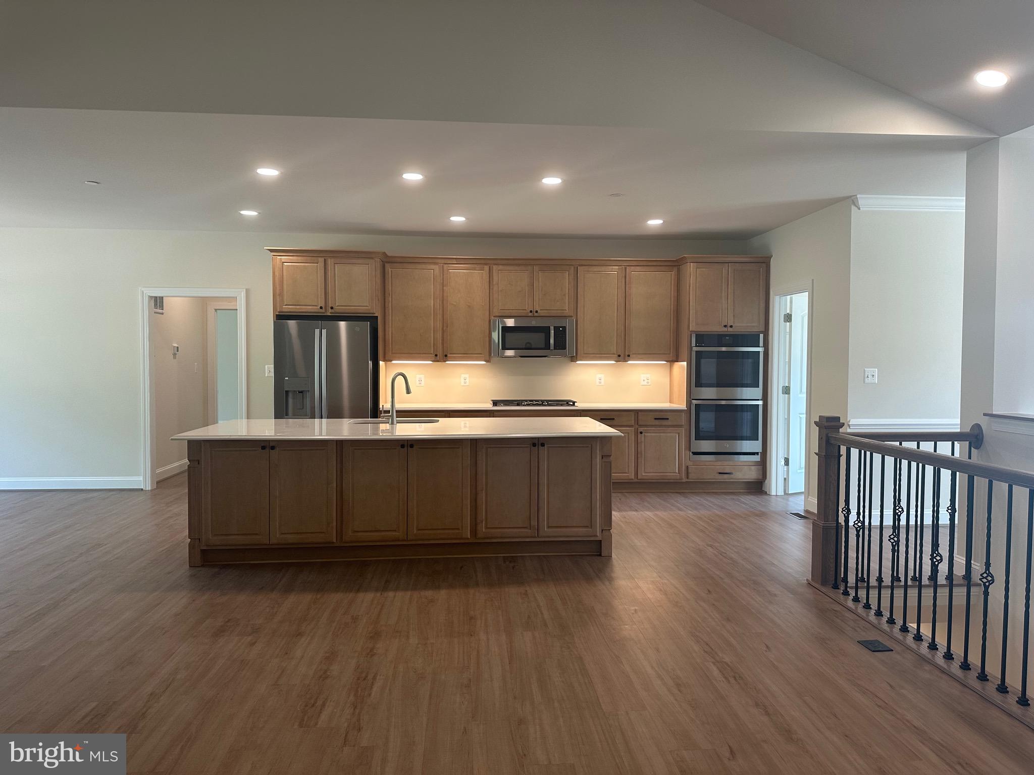 HIDDEN VIEW - Residential