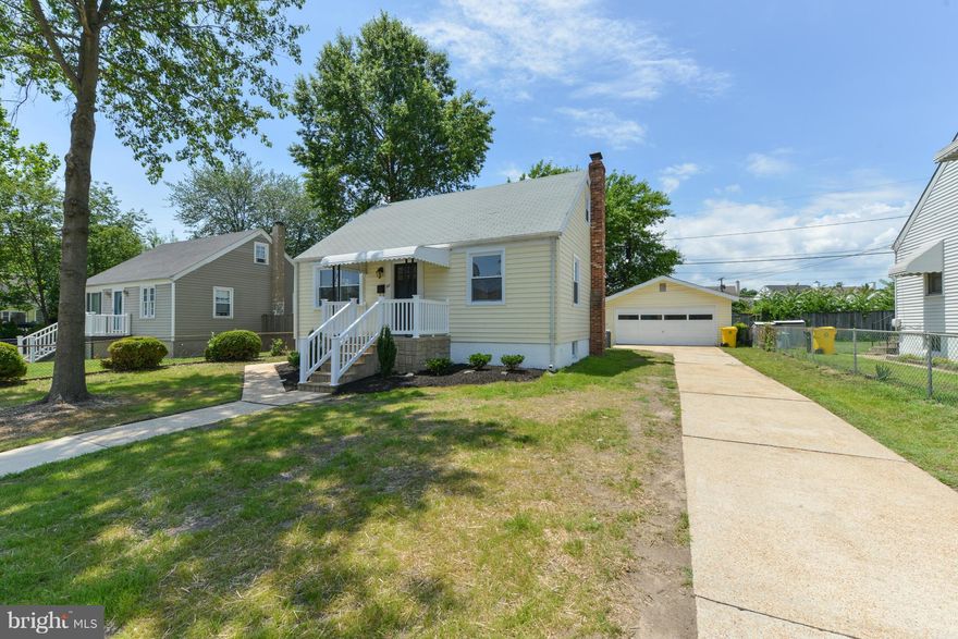 Total remodel with a 2 car garage. Come see this home that feels like new construction when you walk in. New kitchen, Granite counters, ss appliances, new cabinets,w/ tile floors. Main level has hardwood floors, baths are tile floors and custom tile tub surround, new vanities & toilets. All new windows, fresh paint, new h2o heater and more. Fenced yard, and convenient location. Call today to see.