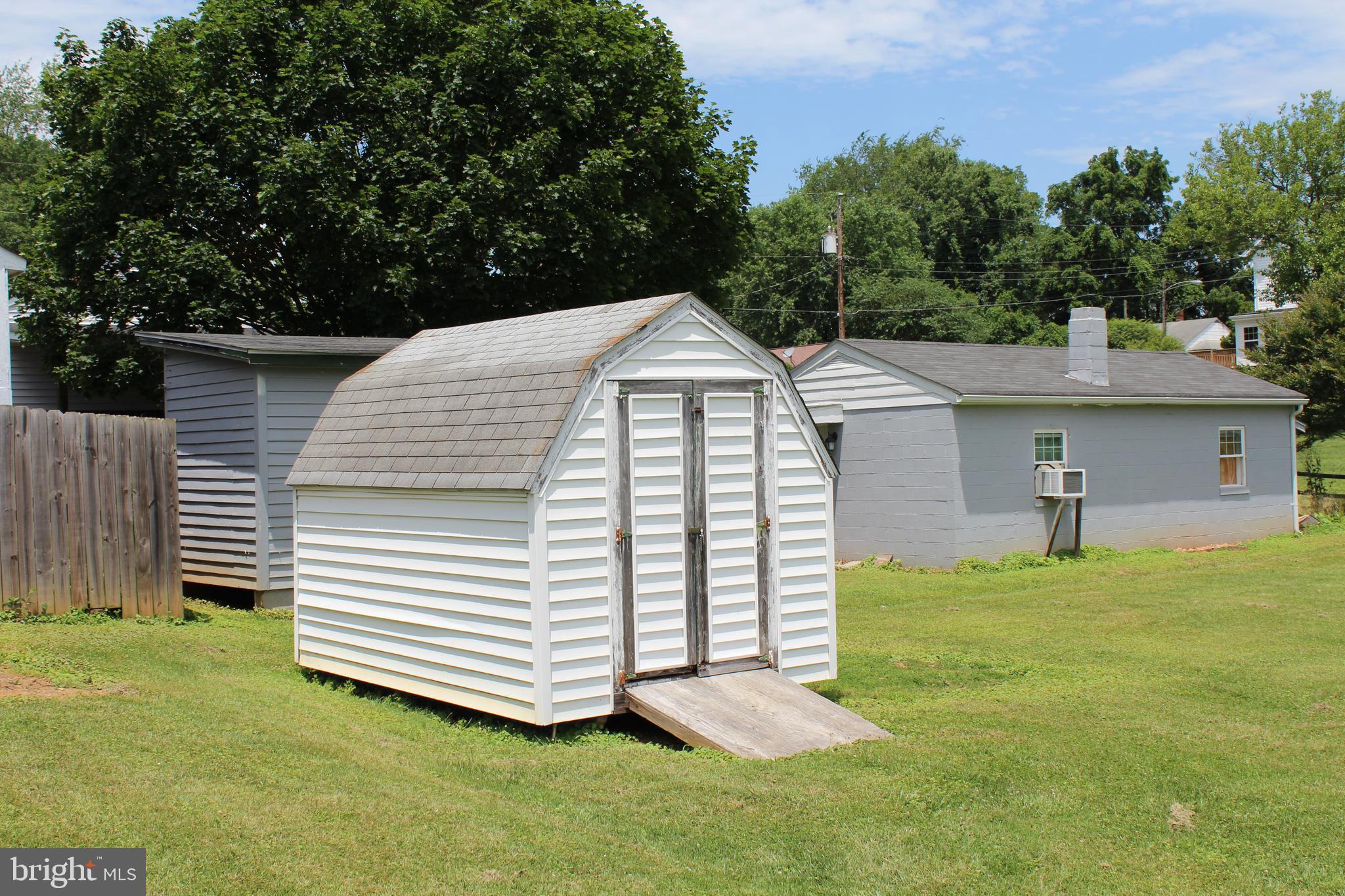 KELLY - Residential Lease