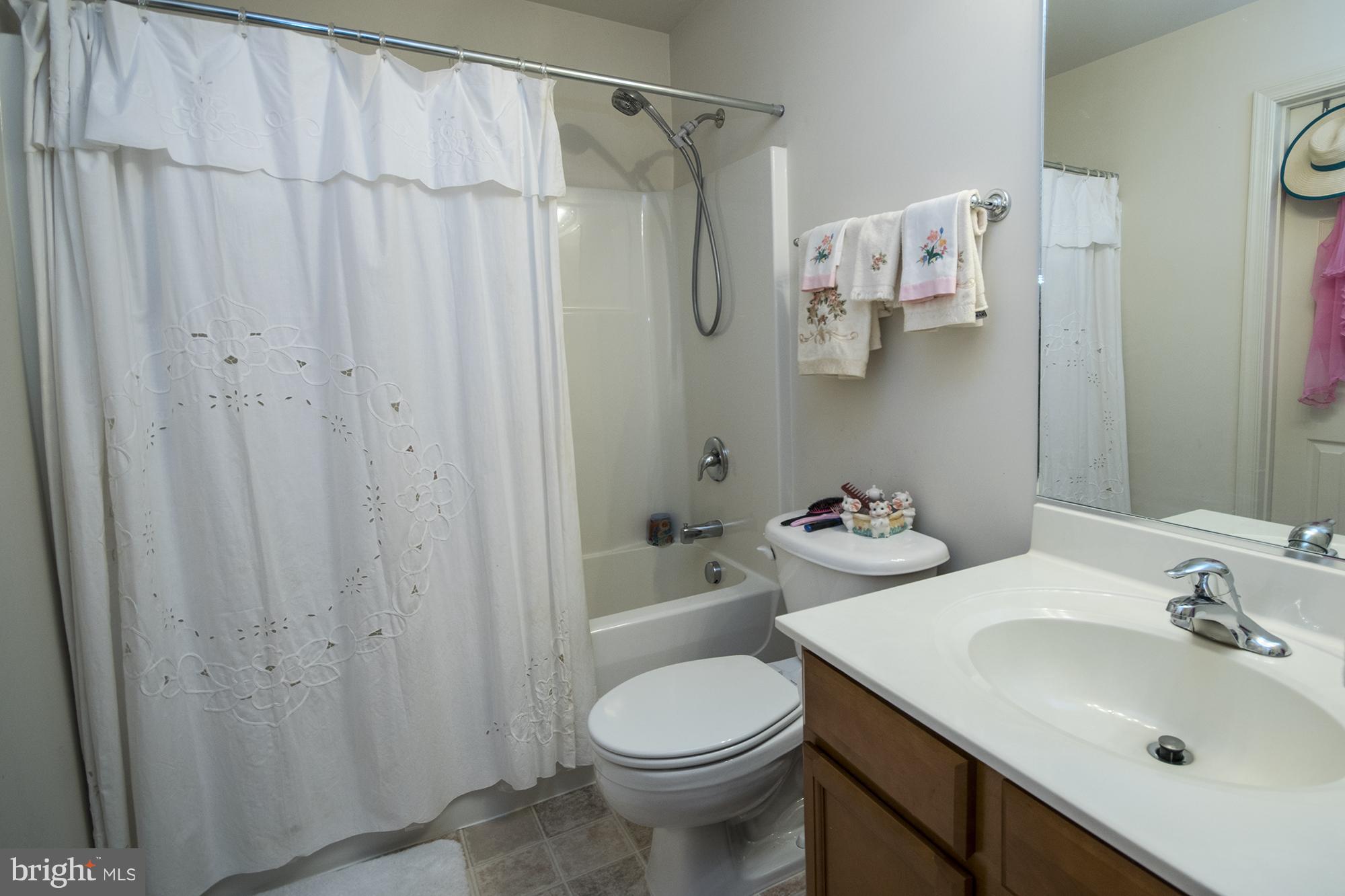 CAROLINE VILLAGE - Residential