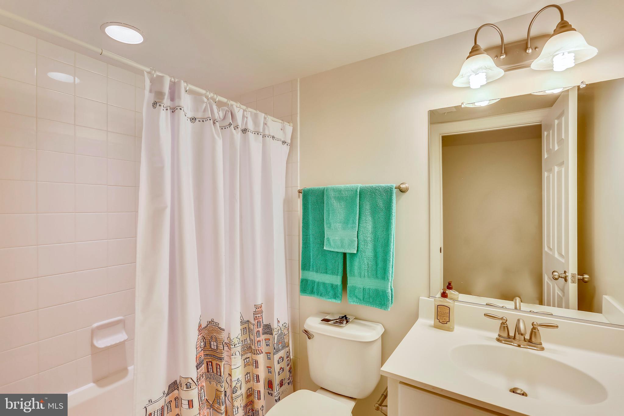 MONTGOMERY WHITE OAK - Residential