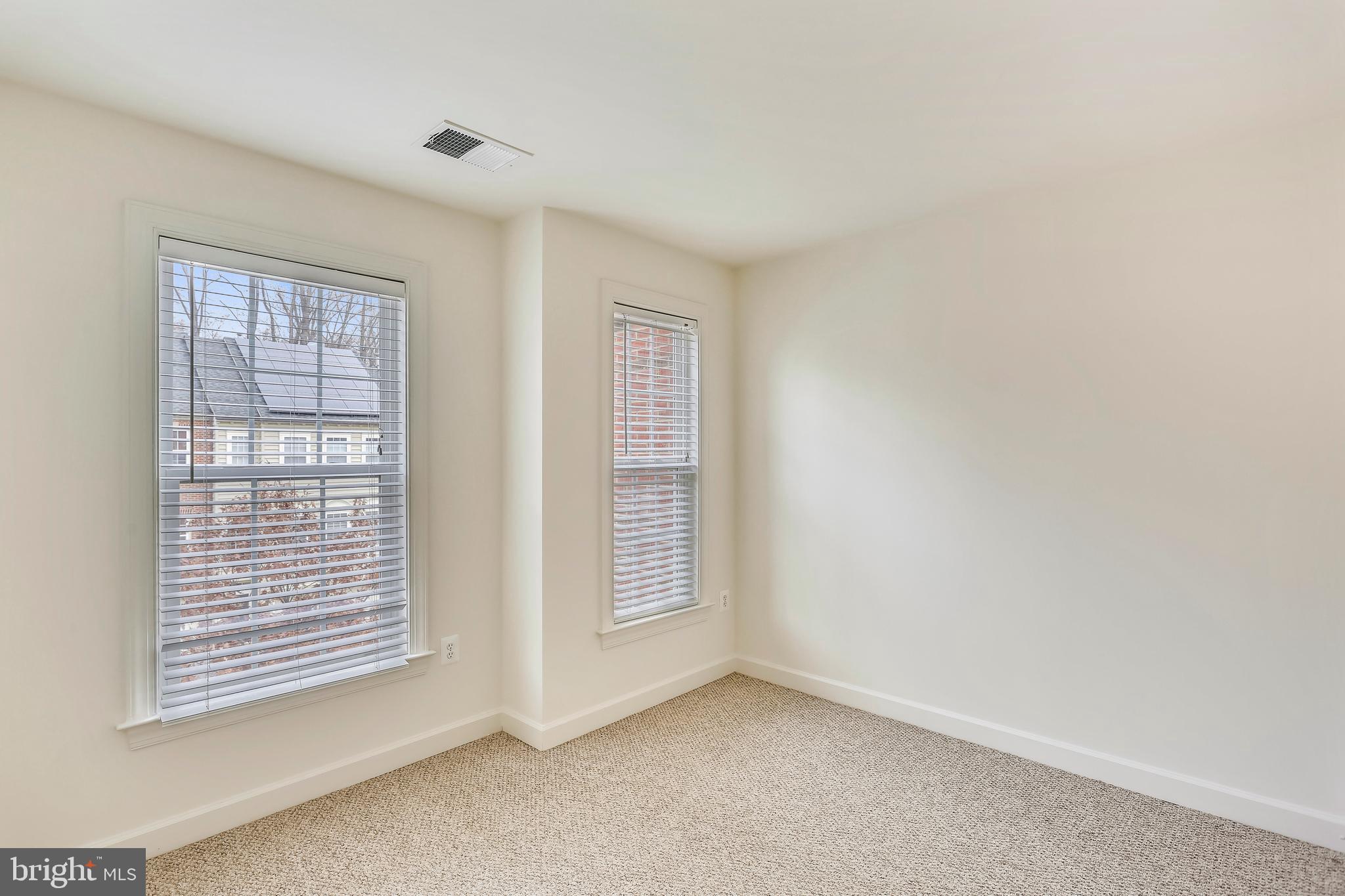 MONTGOMERY WHITE OAK - Residential