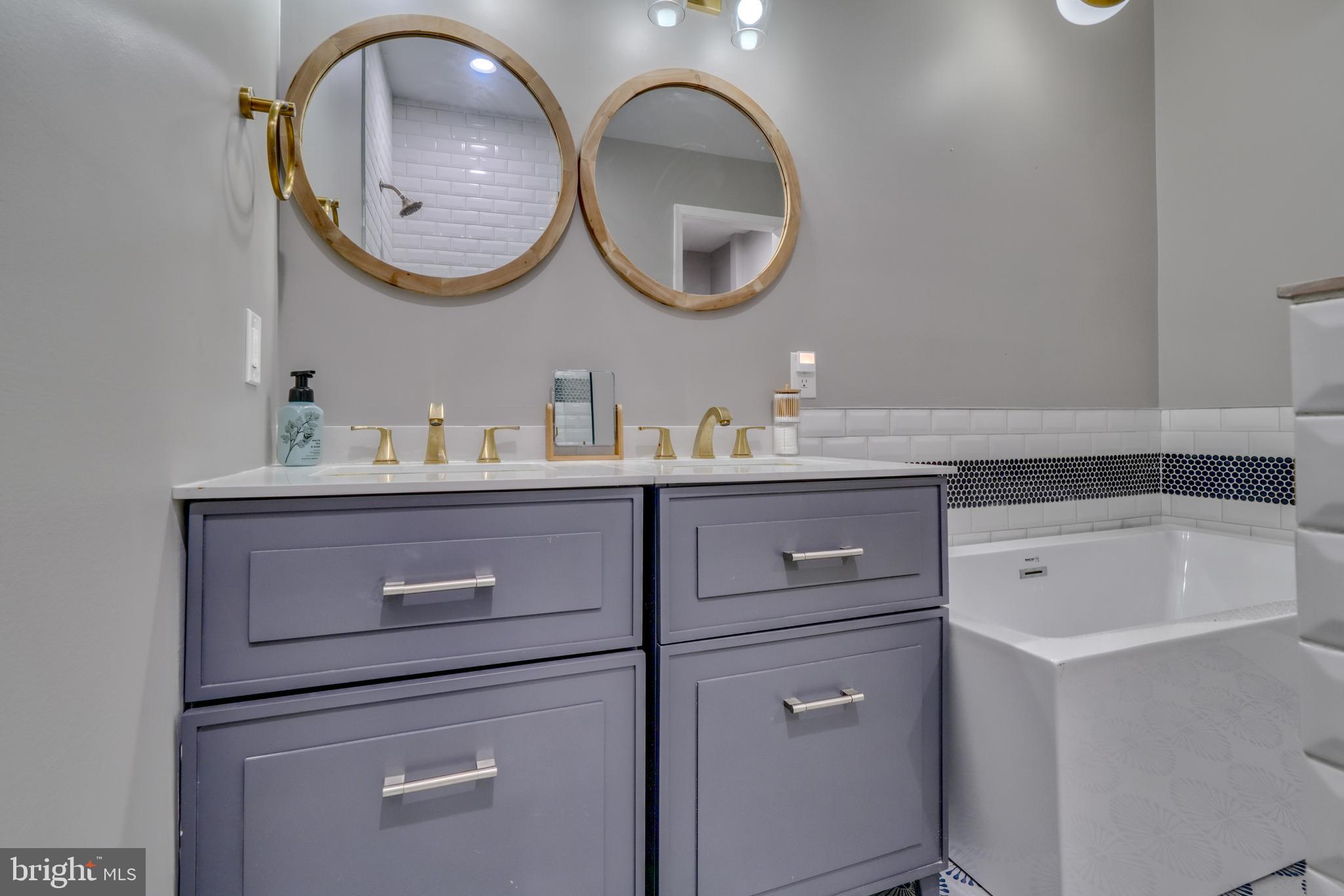 HAMPDEN HISTORIC DISTRICT - Residential