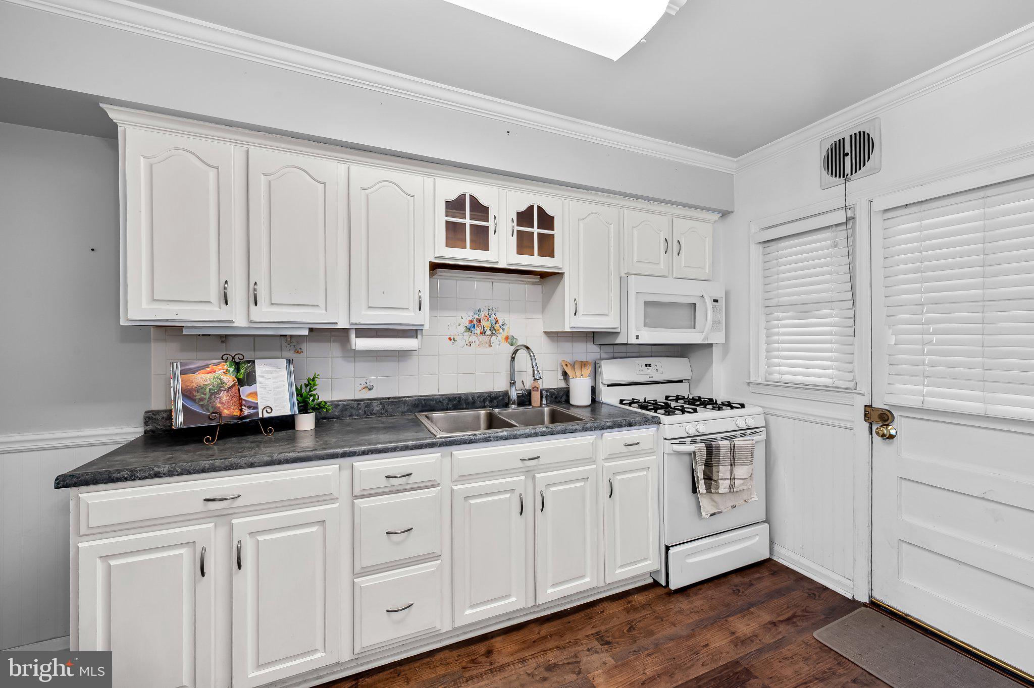 EASTWOOD - Residential