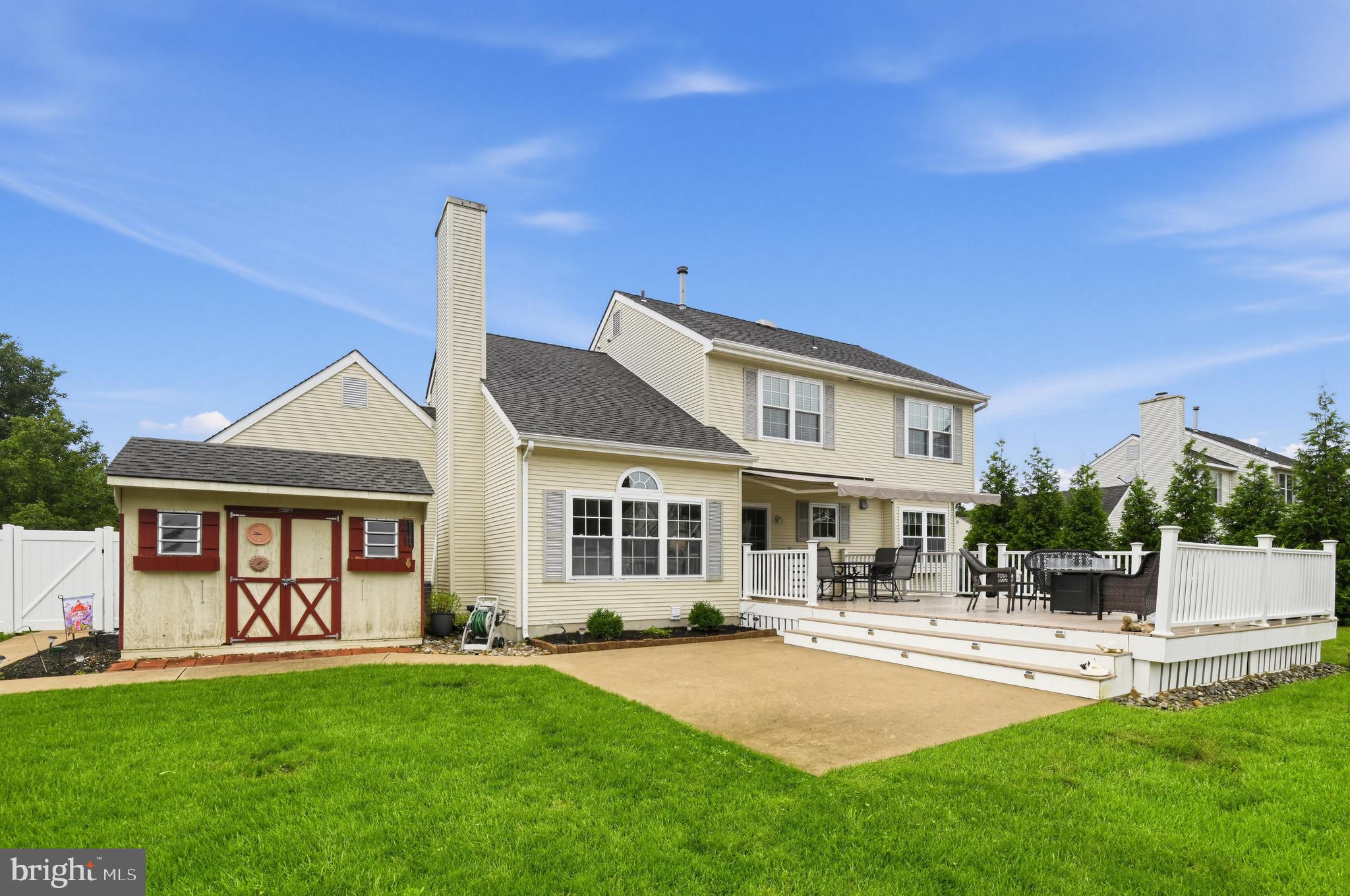 467 VAL LANE