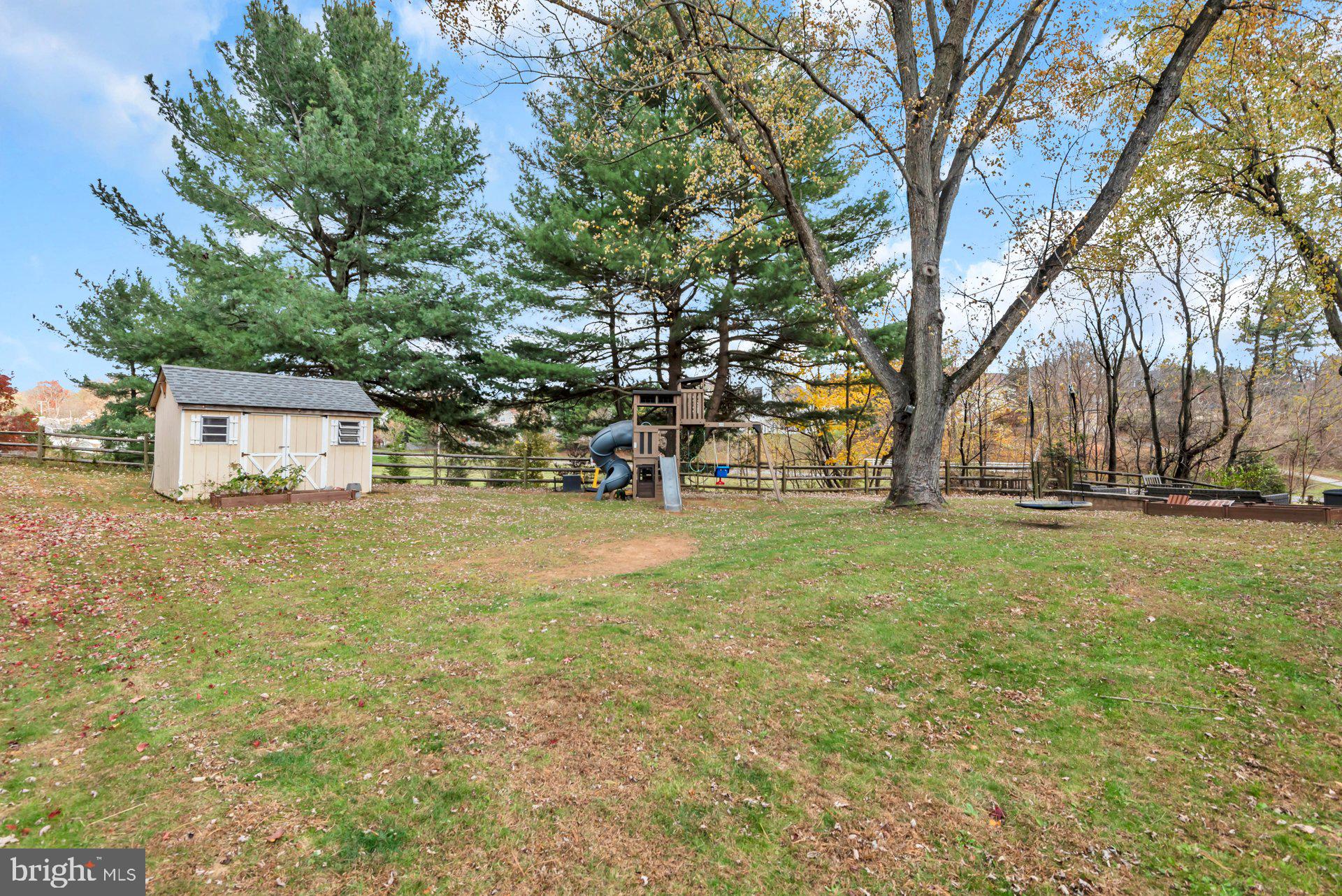 MERRIDALE GARDENS - Residential