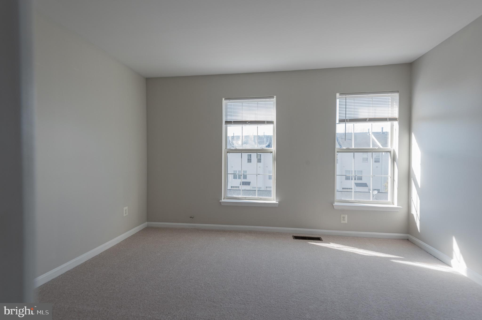 SOUTH RIDING - Residential