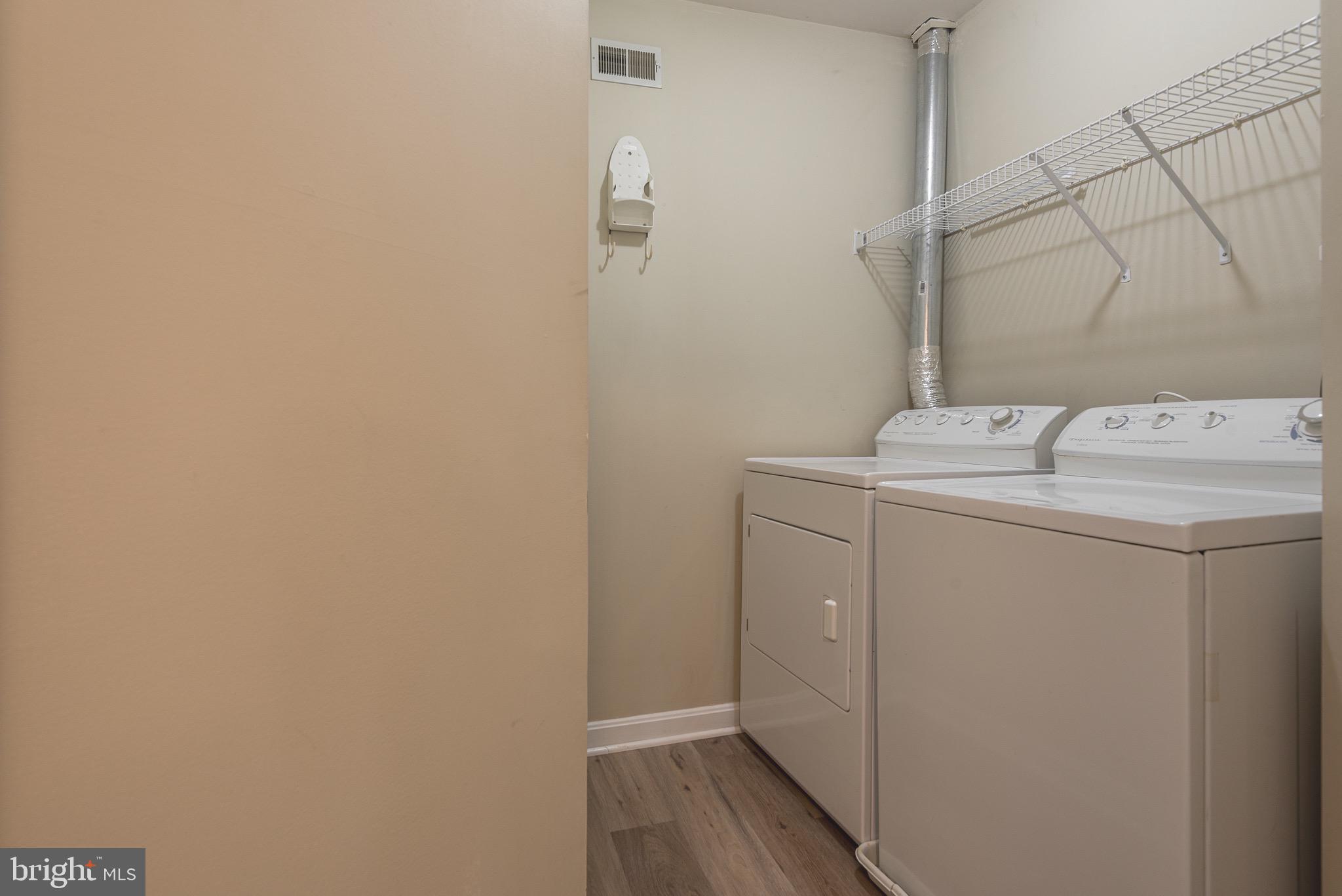 SOUTH RIDING - Residential