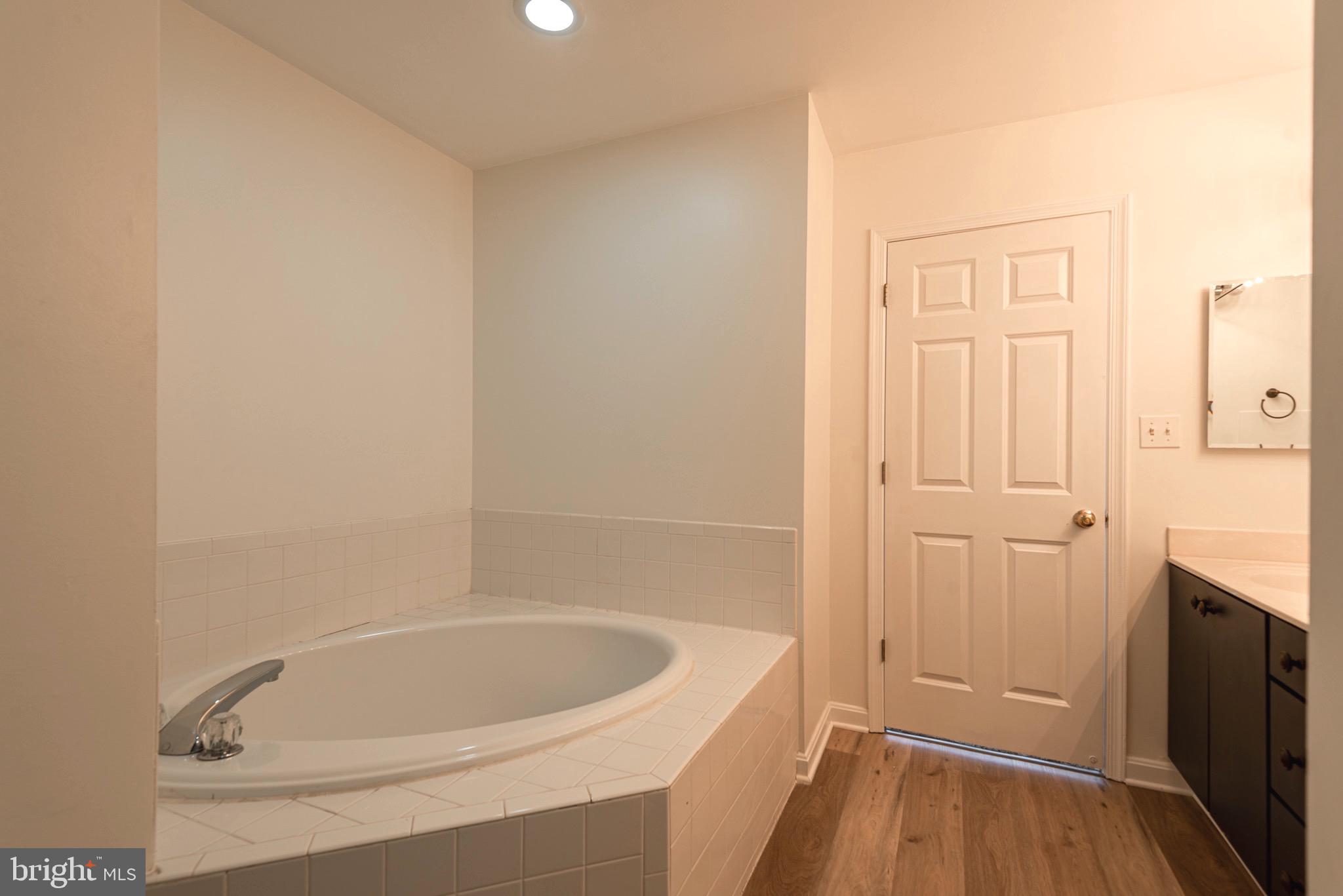 SOUTH RIDING - Residential