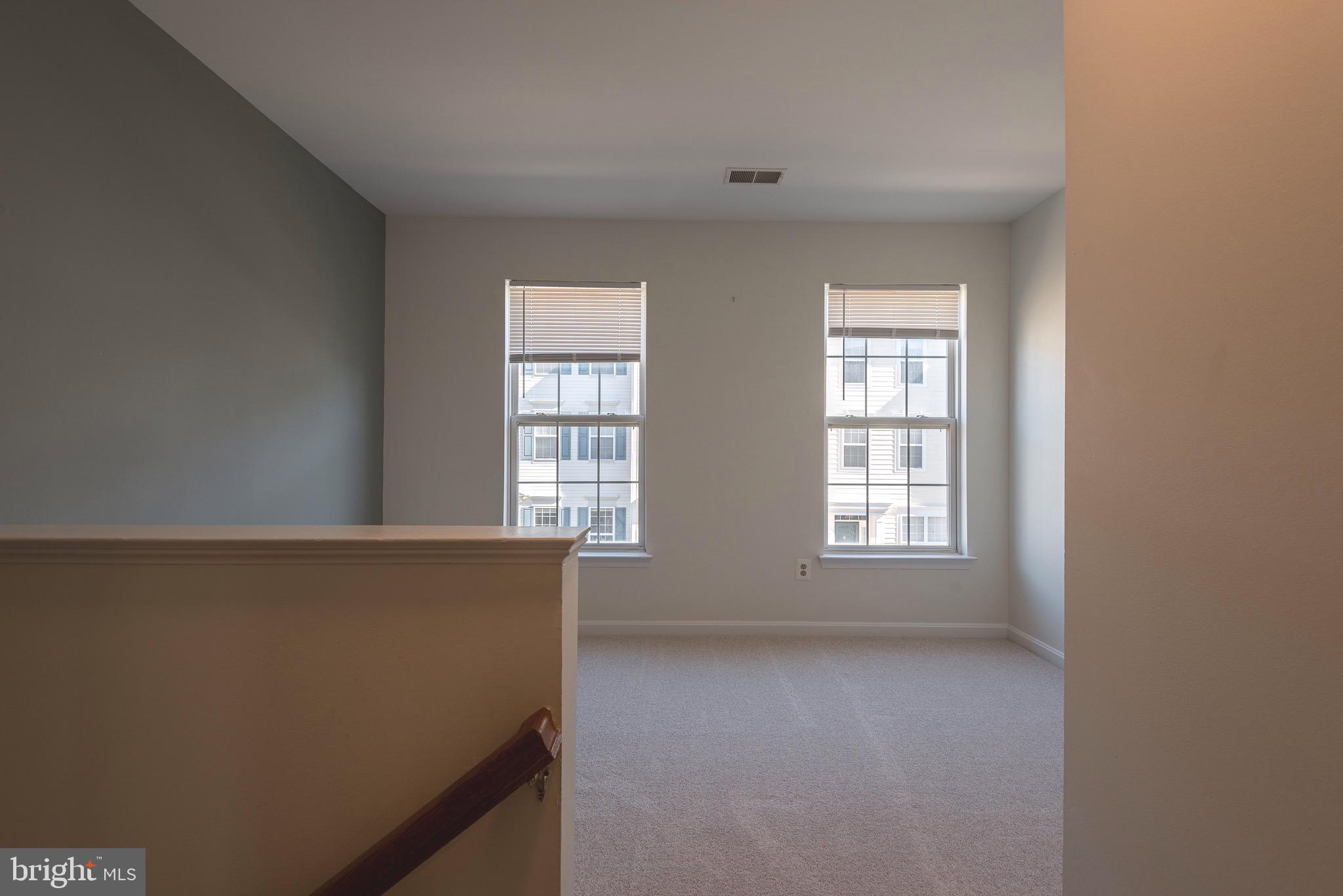 SOUTH RIDING - Residential