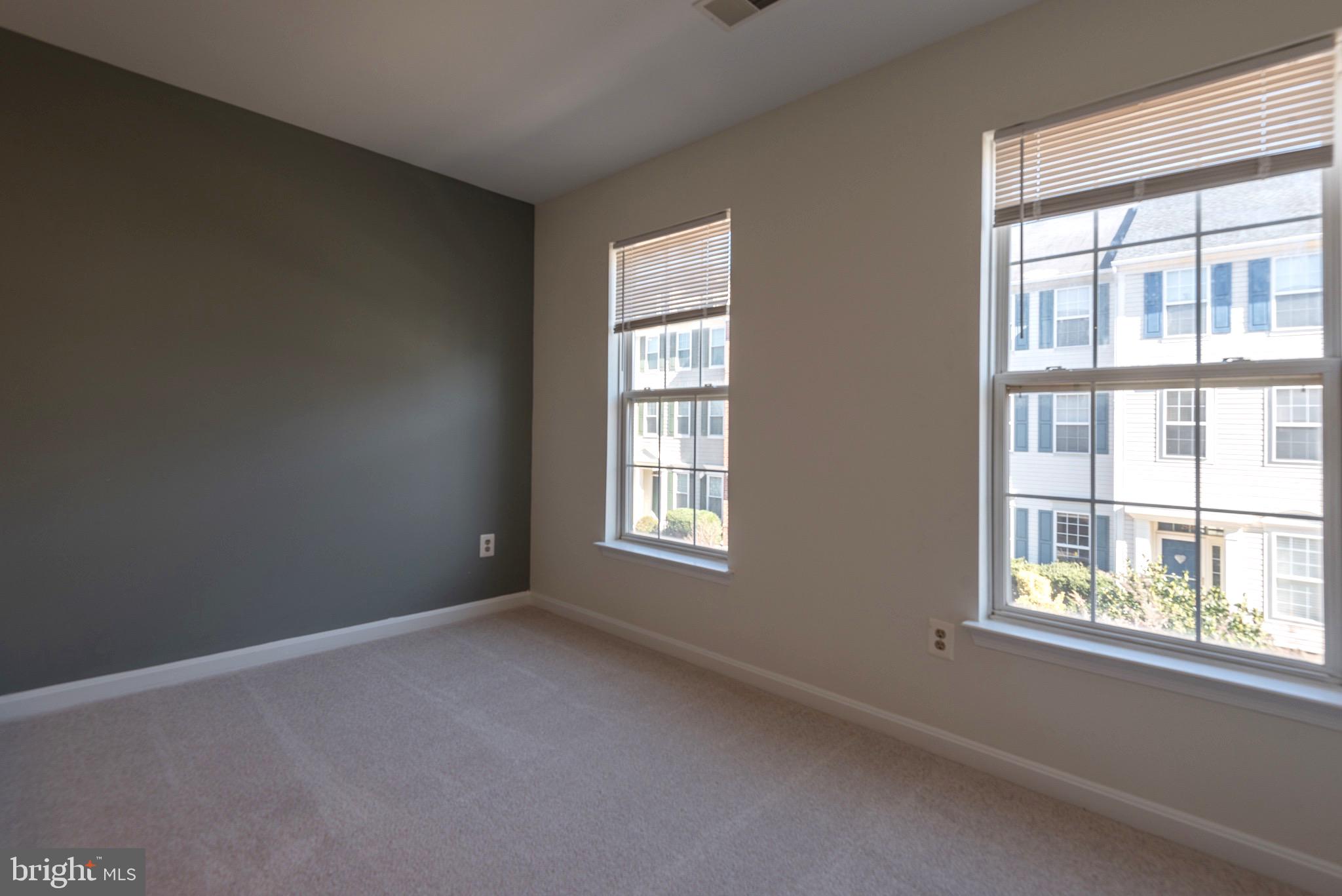 SOUTH RIDING - Residential