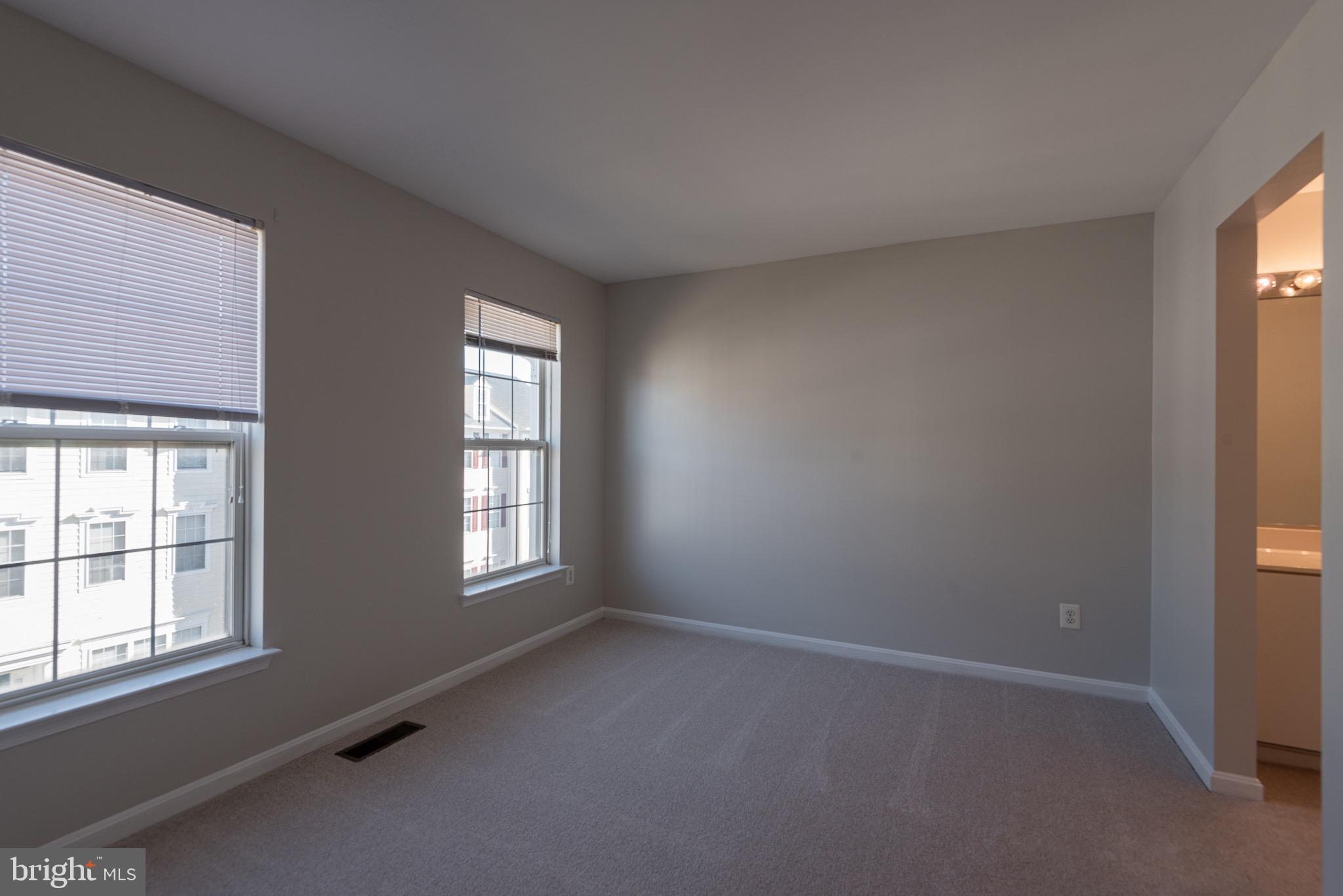 SOUTH RIDING - Residential