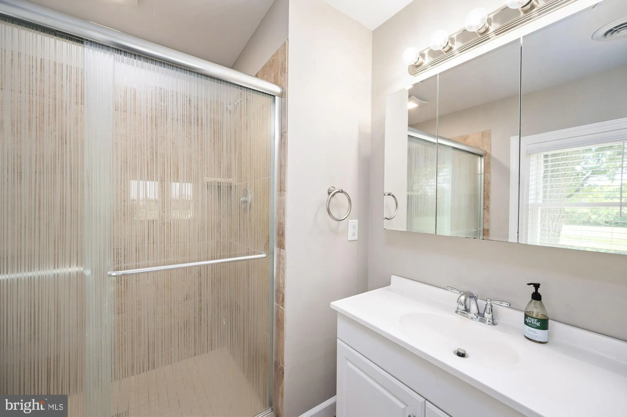 Fredericksburg, Virginia 22405, United States, 2 Bedrooms Bedrooms, ,3 BathroomsBathrooms,Residential,Active,225990