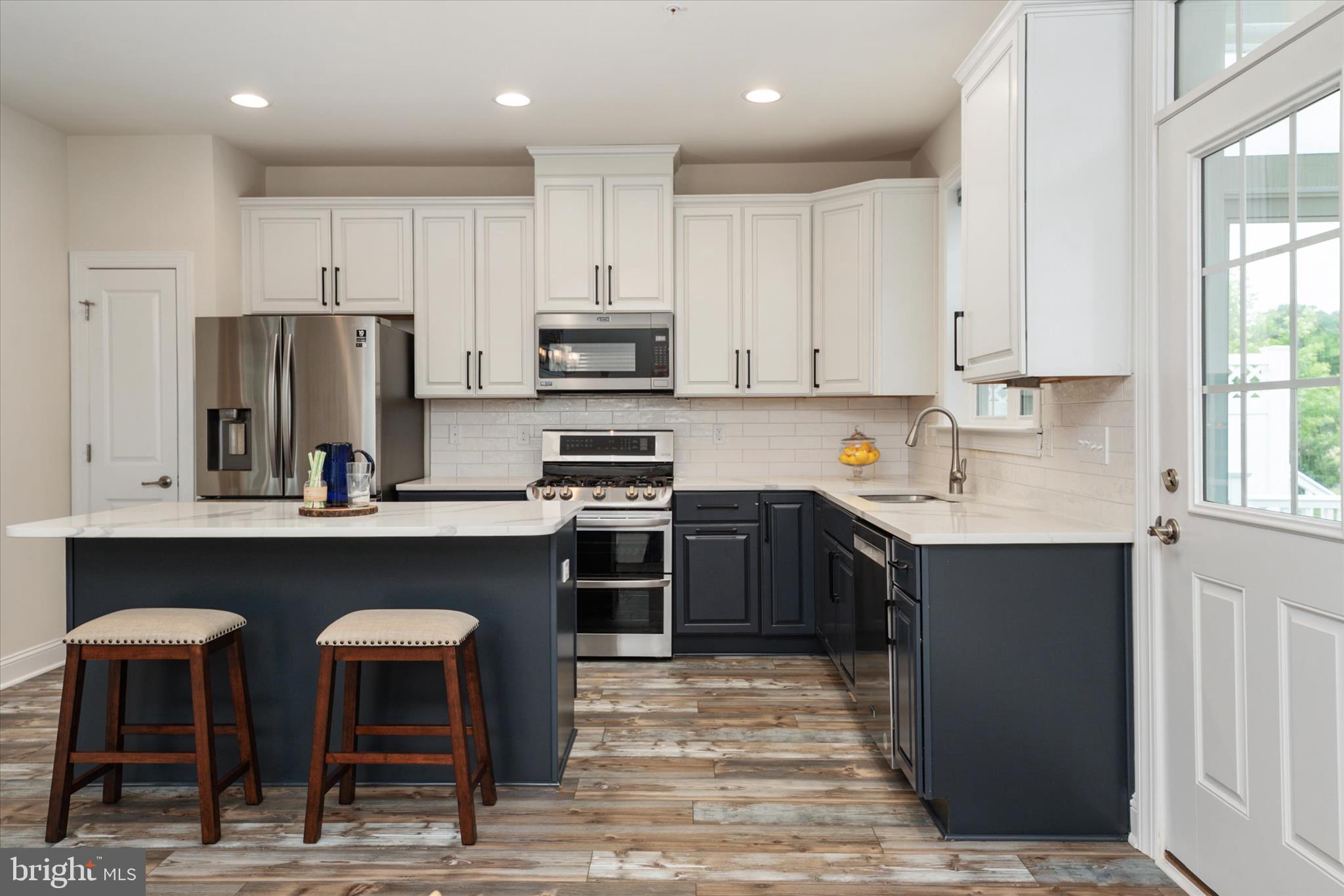 364 MOORINGS CIRCLE 100