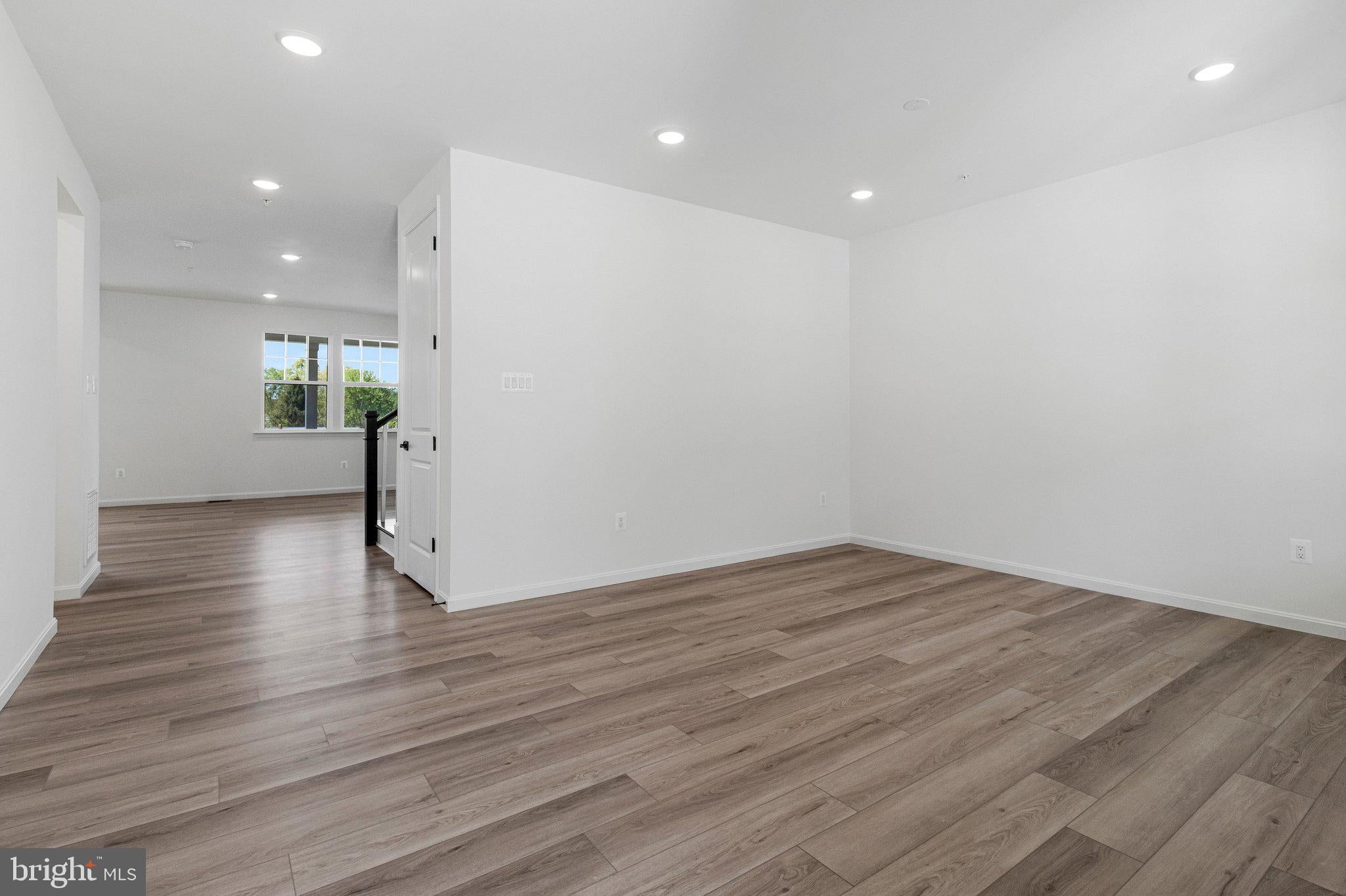 1622 SHADY TREE COURT