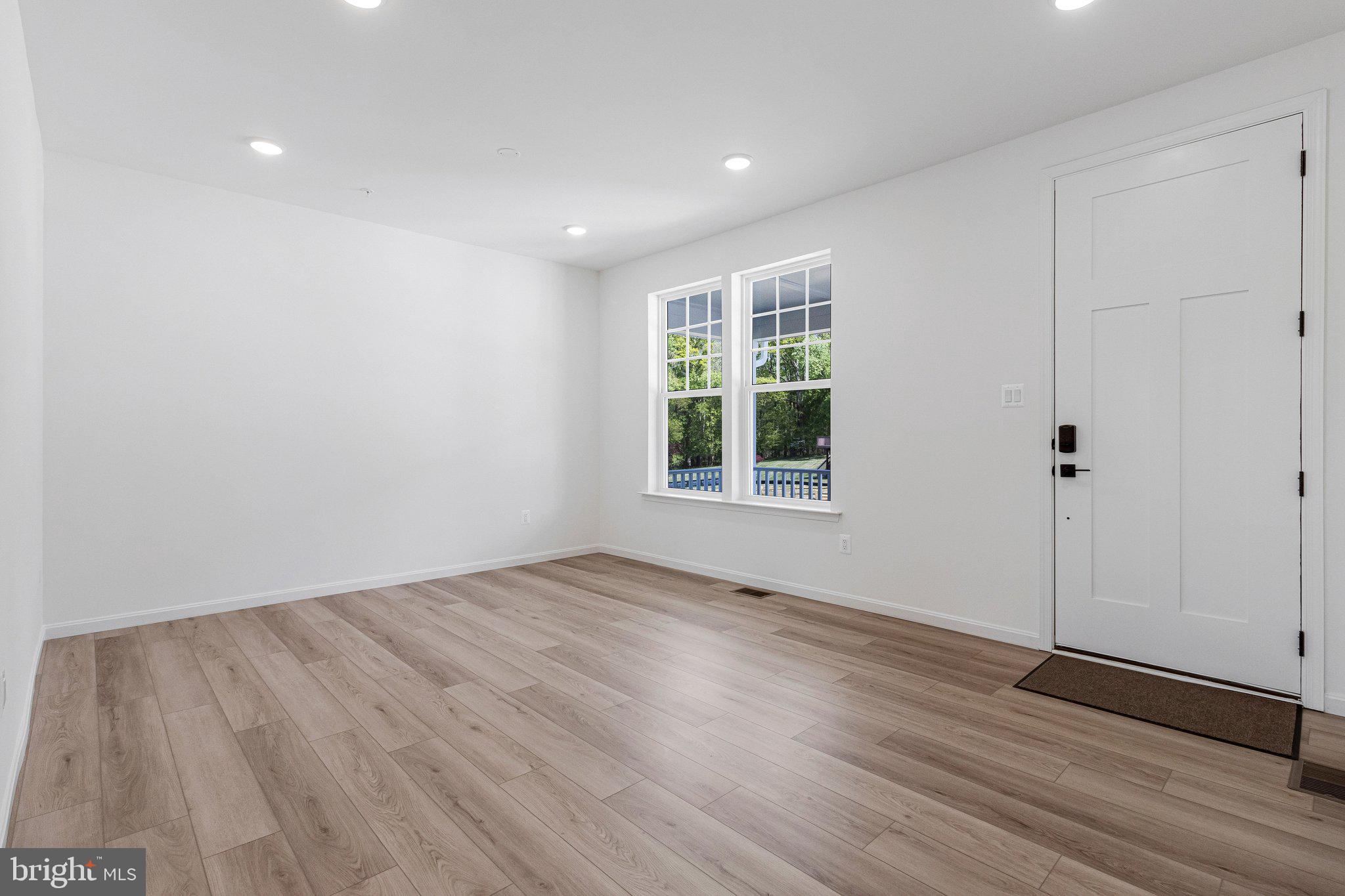 1622 SHADY TREE COURT