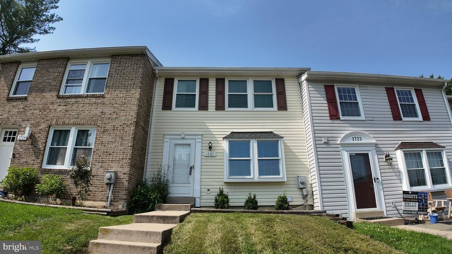 Spacious and well-maintained 3-bedroom, 2.5-bath townhome in a quiet Frederick neighborhood. Features include a bright open floor plan, updated kitchen, finished basement, and a private fenced yard. Conveniently located near shopping, dining, and commuter routes. Available now – don’t miss out on this beautiful home! To Qualify: Household income of $80,500, minimum credit scores of 600+, no pets, no smokers. Application fee is non-refundable under any circumstances. Contact the agent for the application.