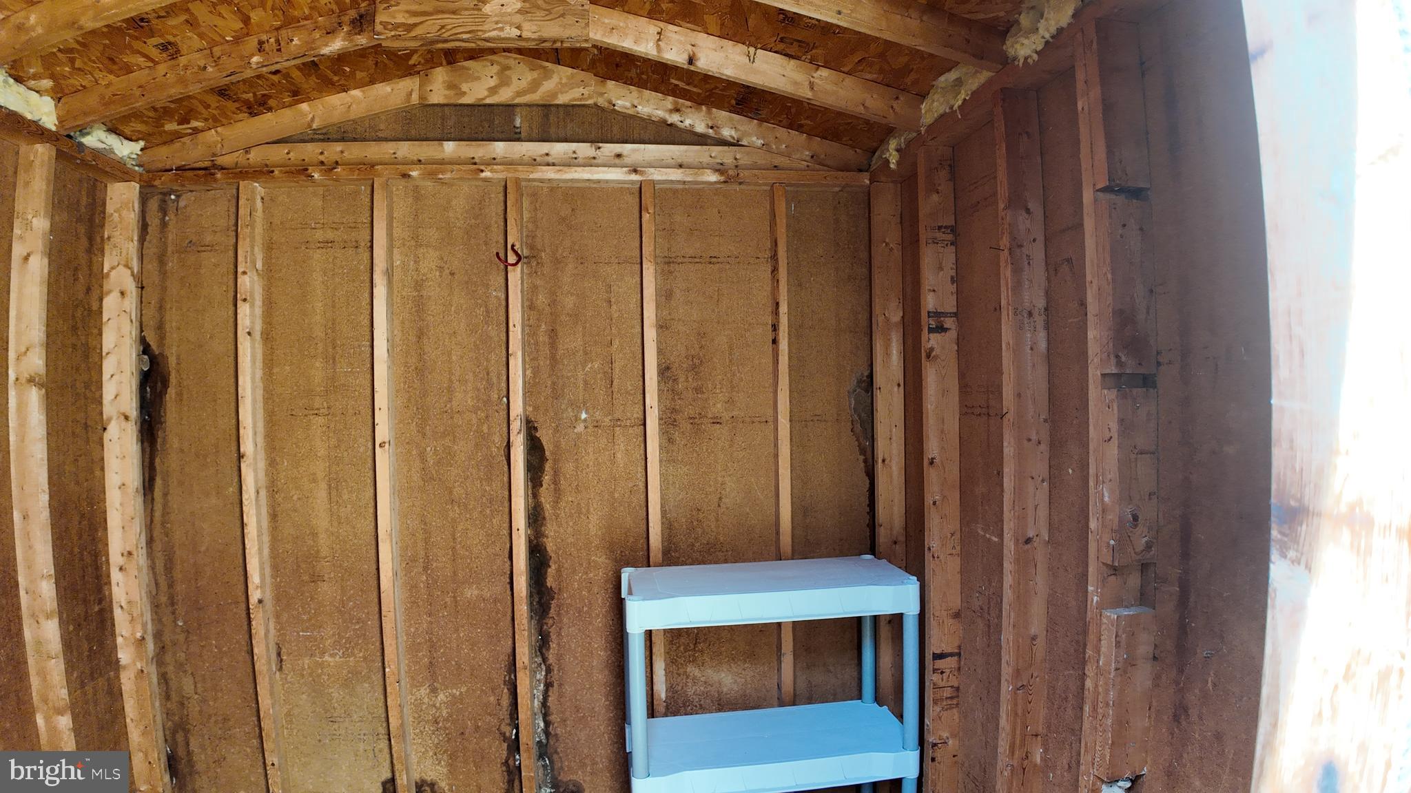 AMBER MEADOWS - Residential Lease