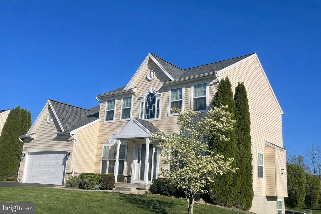 Photo of 121 Cobblestone Way, DILLSBURG, PA 17019 (MLS # PAYK2095690)