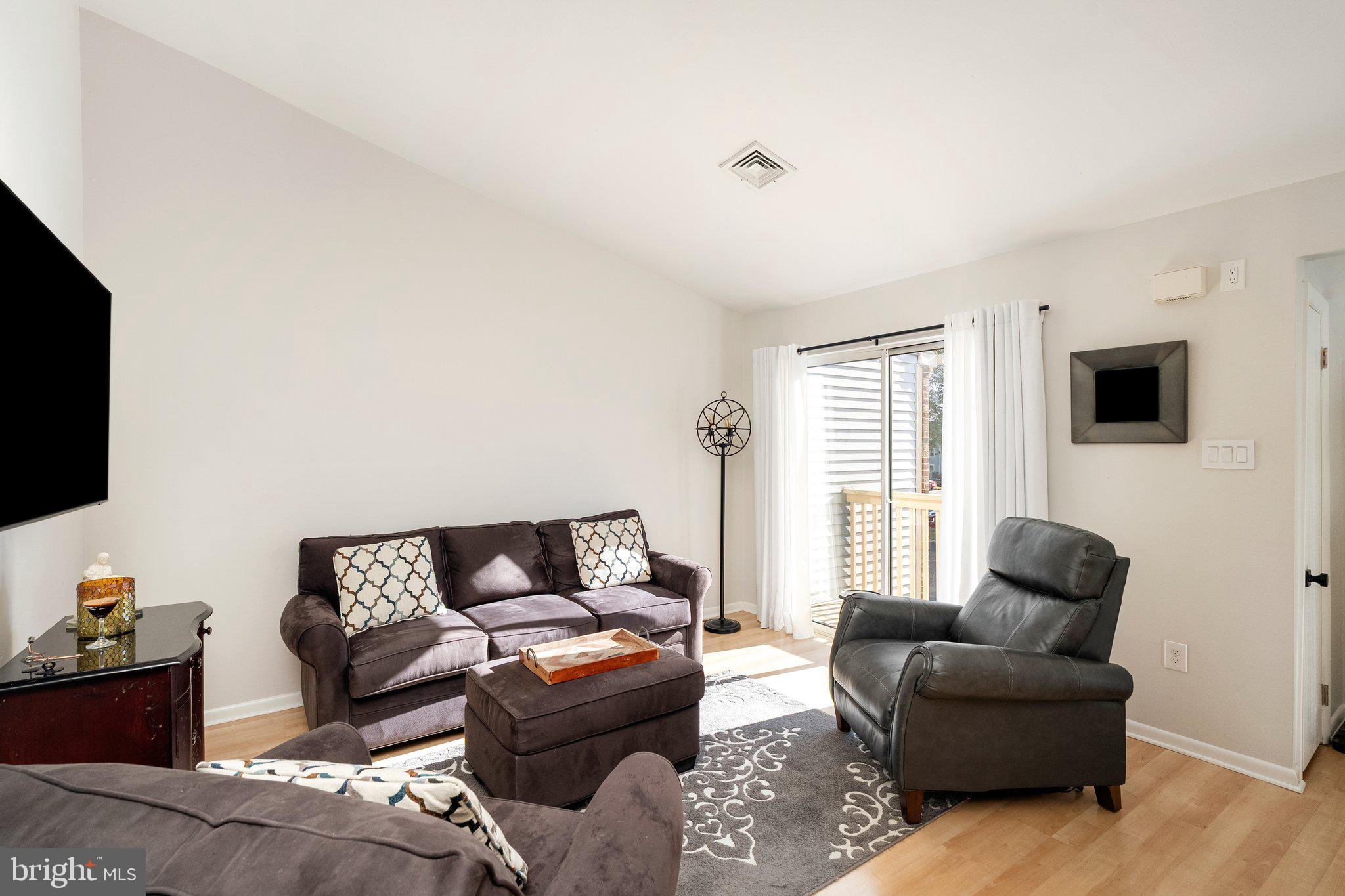11 TILIA COURT