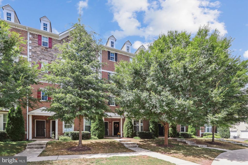 Photo of 44075 Peirosa Terrace, CHANTILLY, VA 20152 (MLS # VALO2107450)