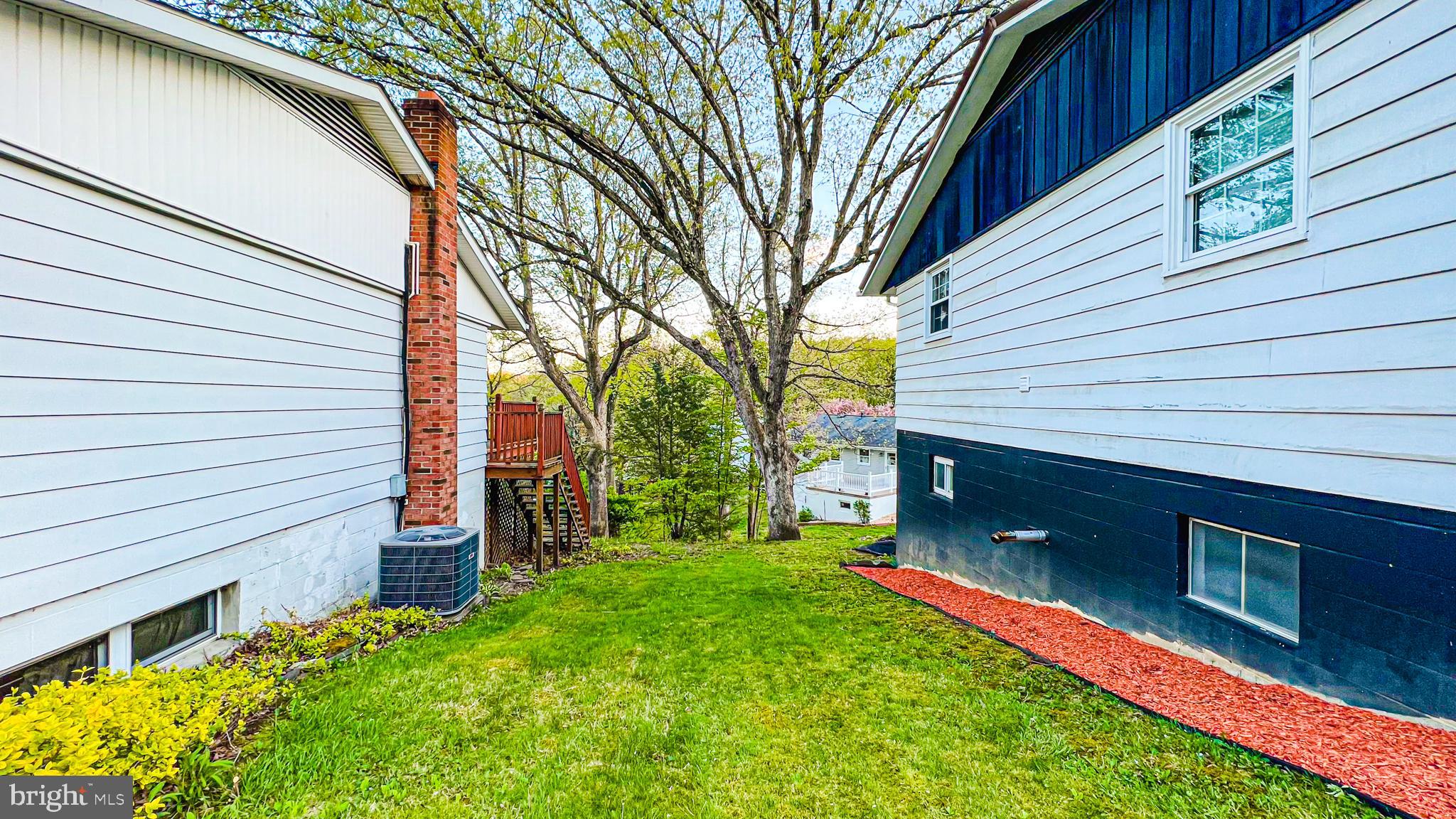 CRESAPTOWN - Residential