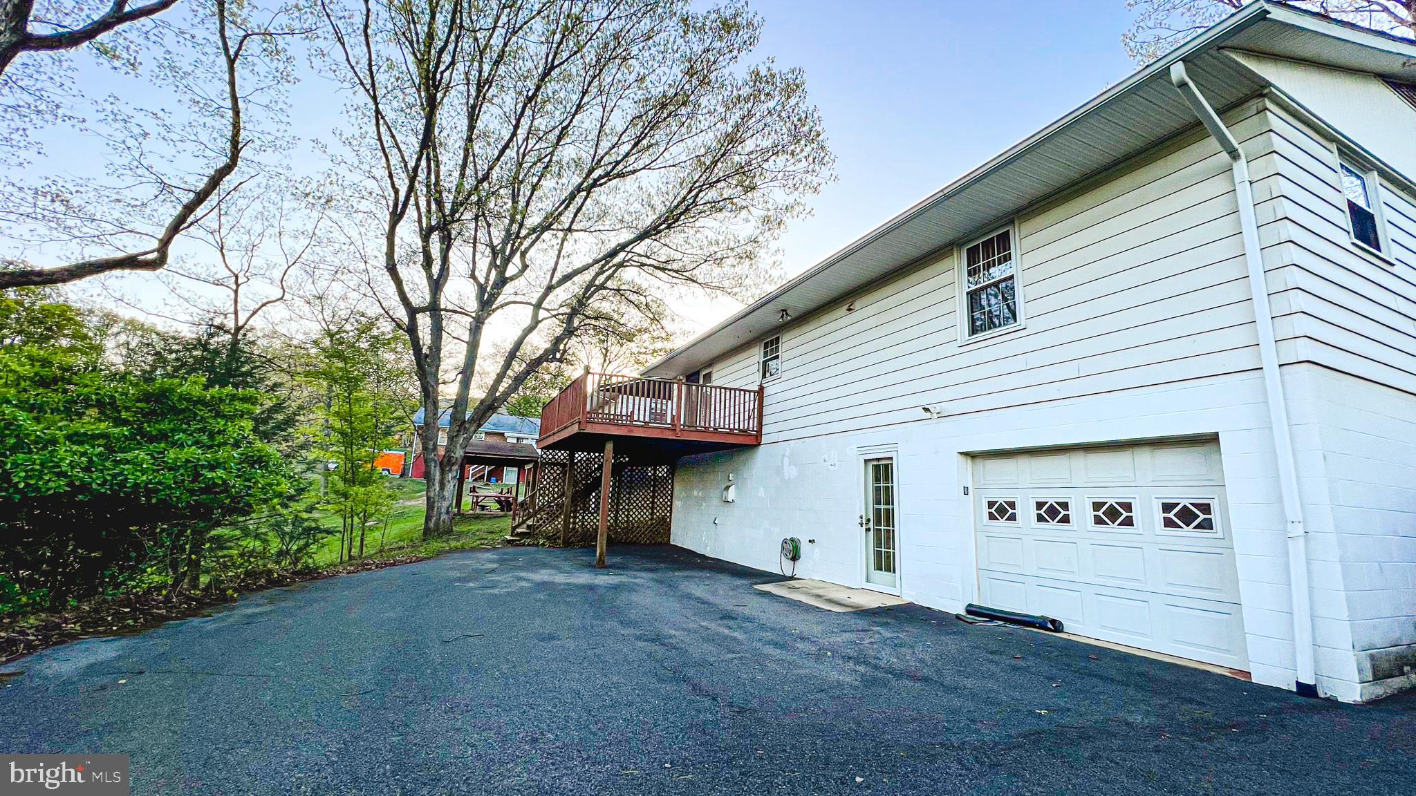 CRESAPTOWN - Residential