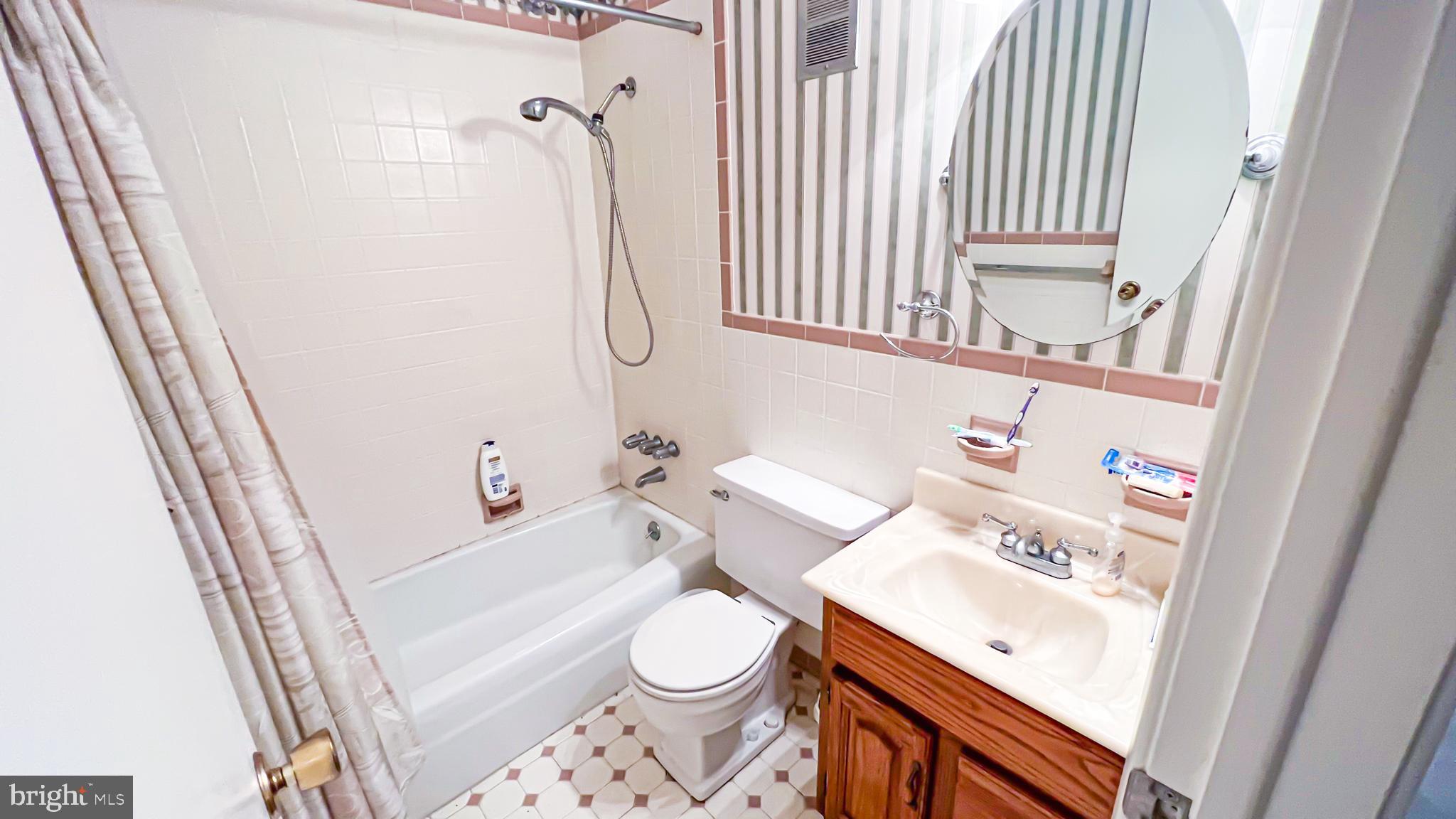 CRESAPTOWN - Residential