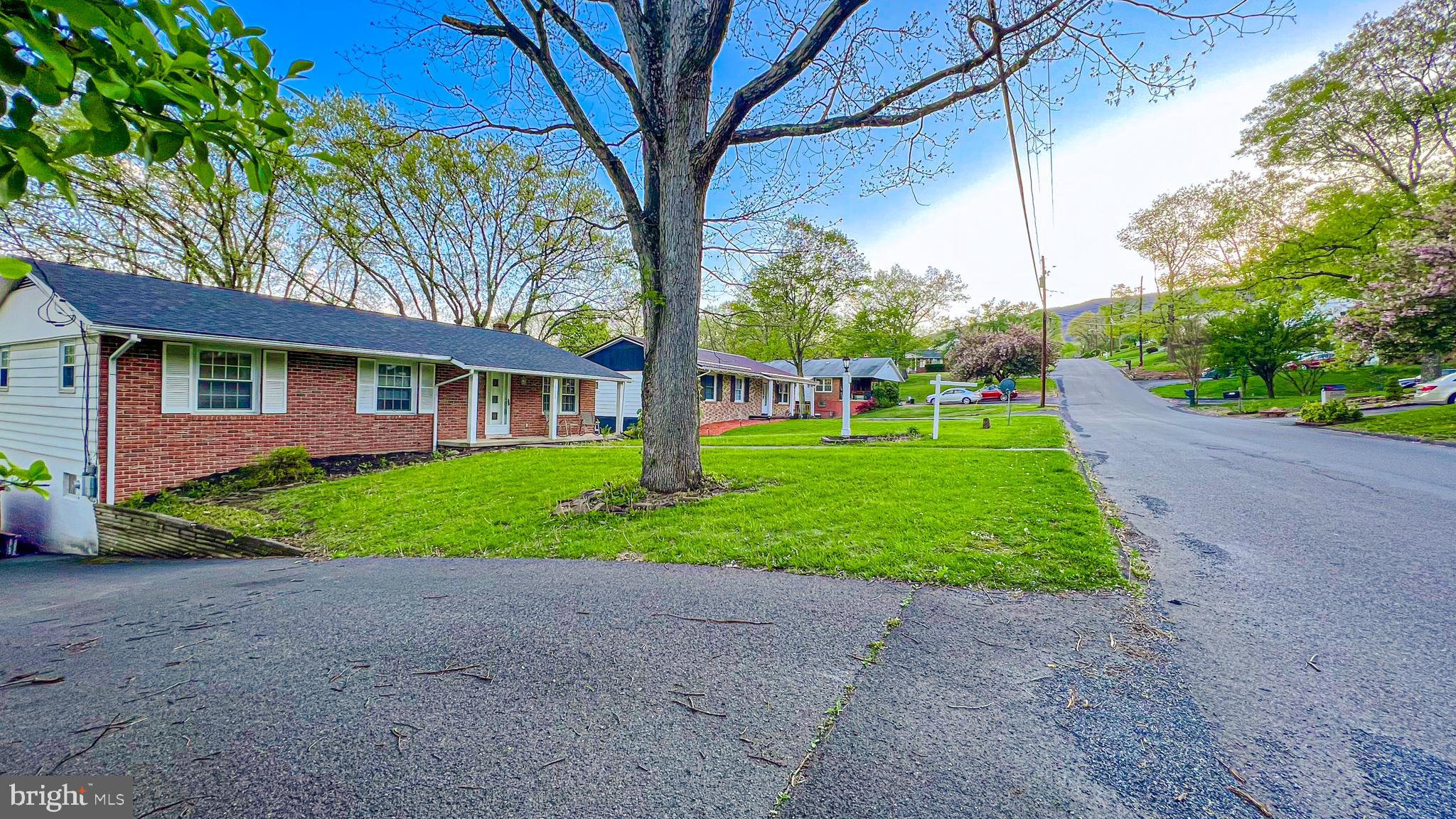 CRESAPTOWN - Residential