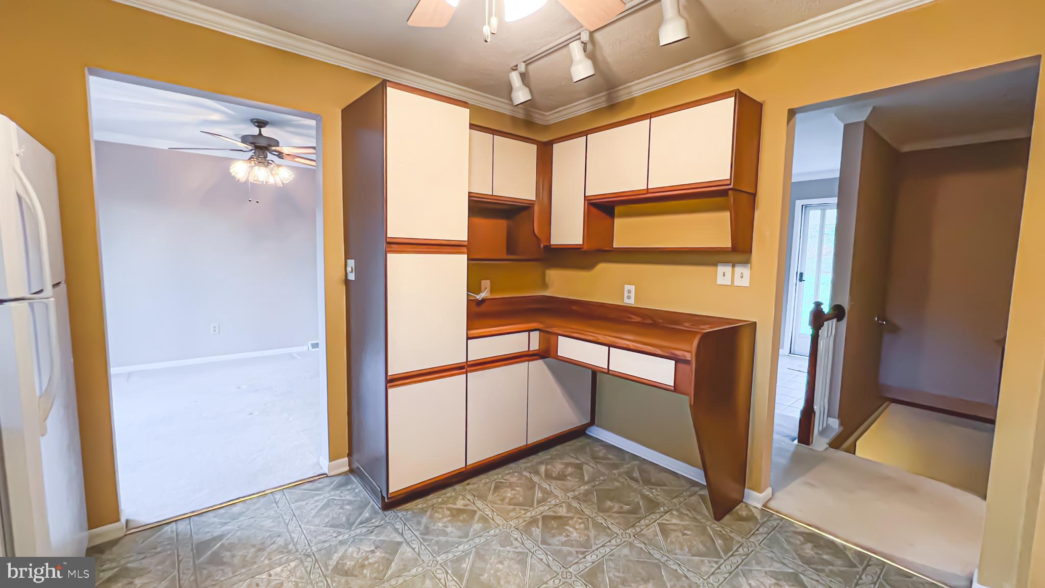 CRESAPTOWN - Residential