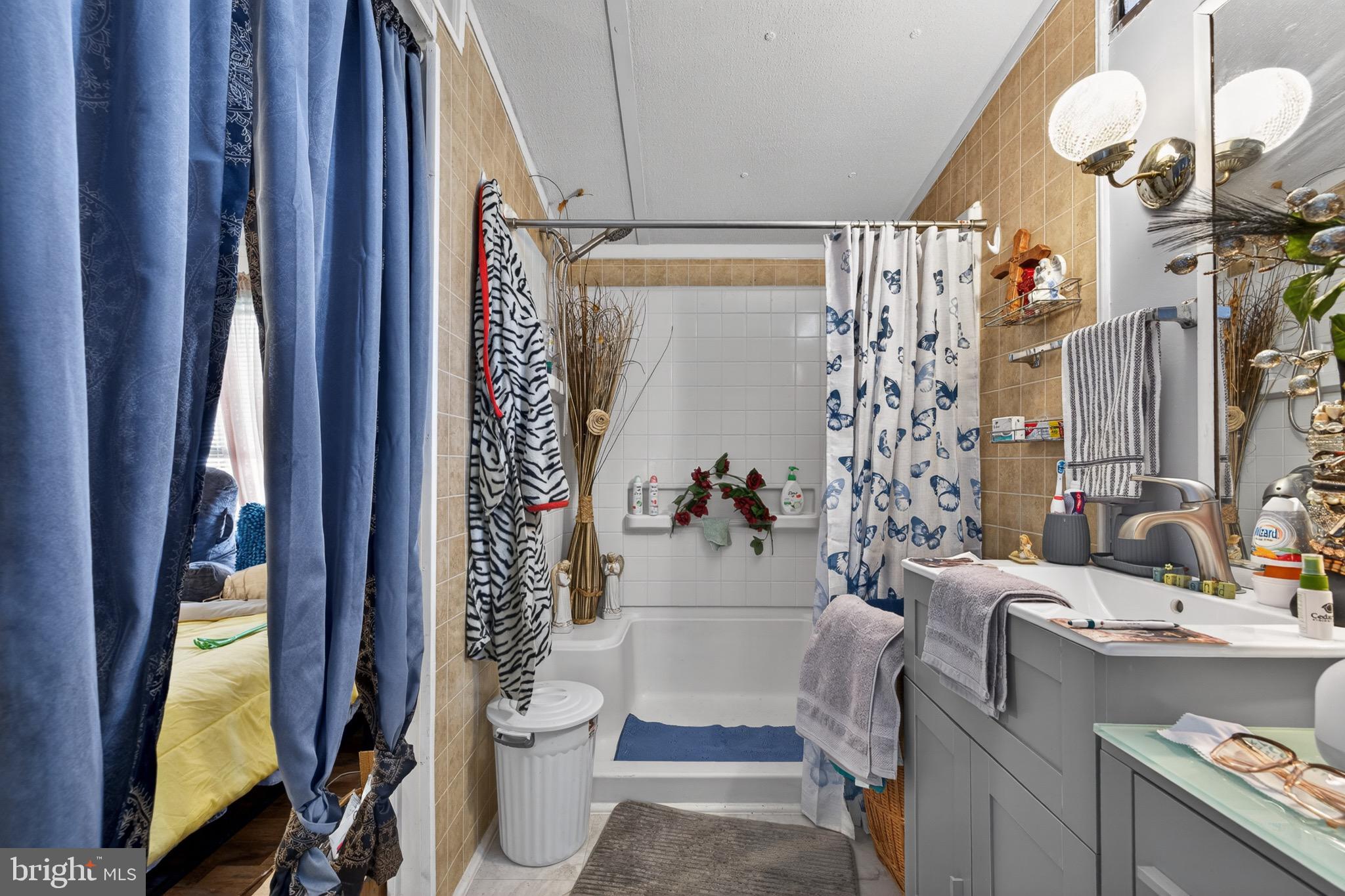 VILLAGE BROOK - Residential