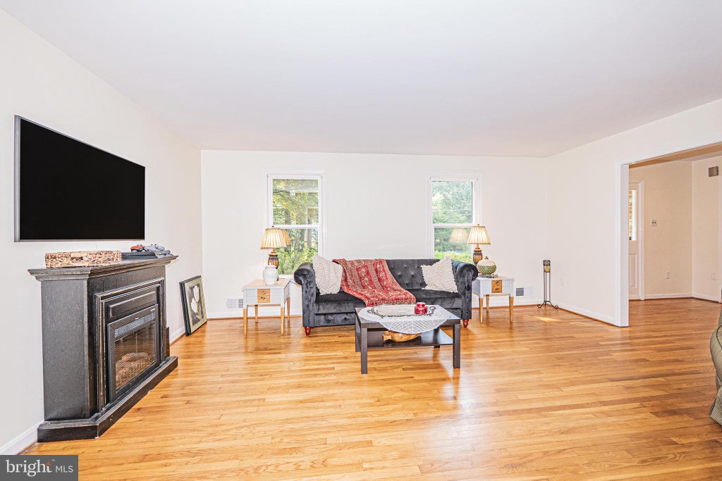 Photo of 7111 Cheshire Court, ALEXANDRIA, VA 22307 (MLS # VAFX2337258)
