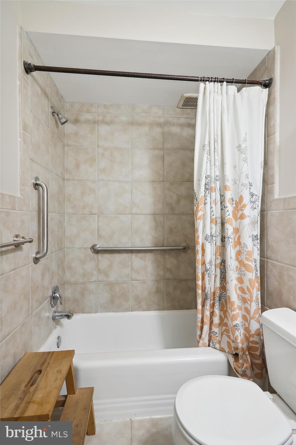 THE TAKOMA - Residential Lease