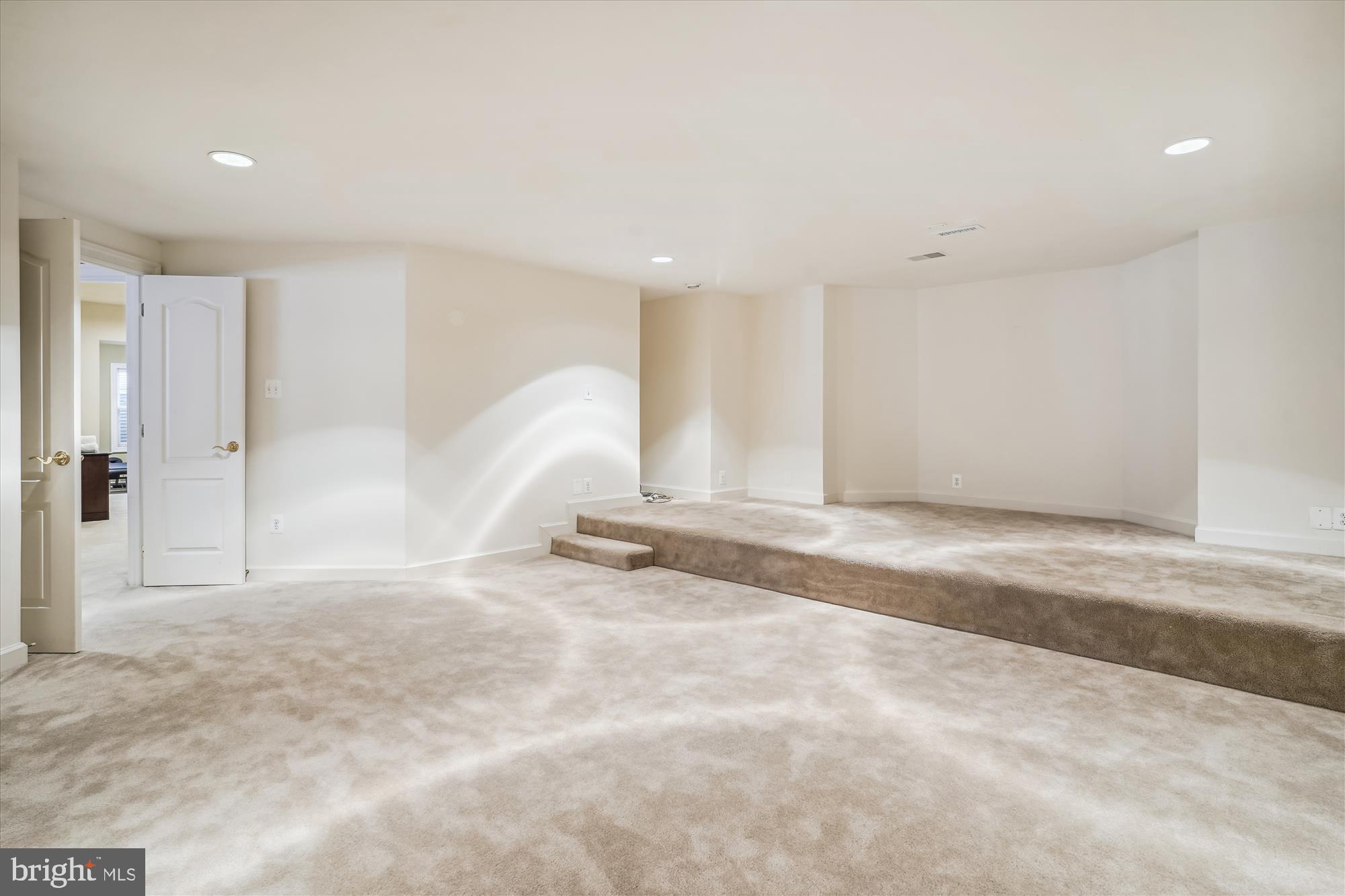 TIMBERLAKE ESTATES - Residential