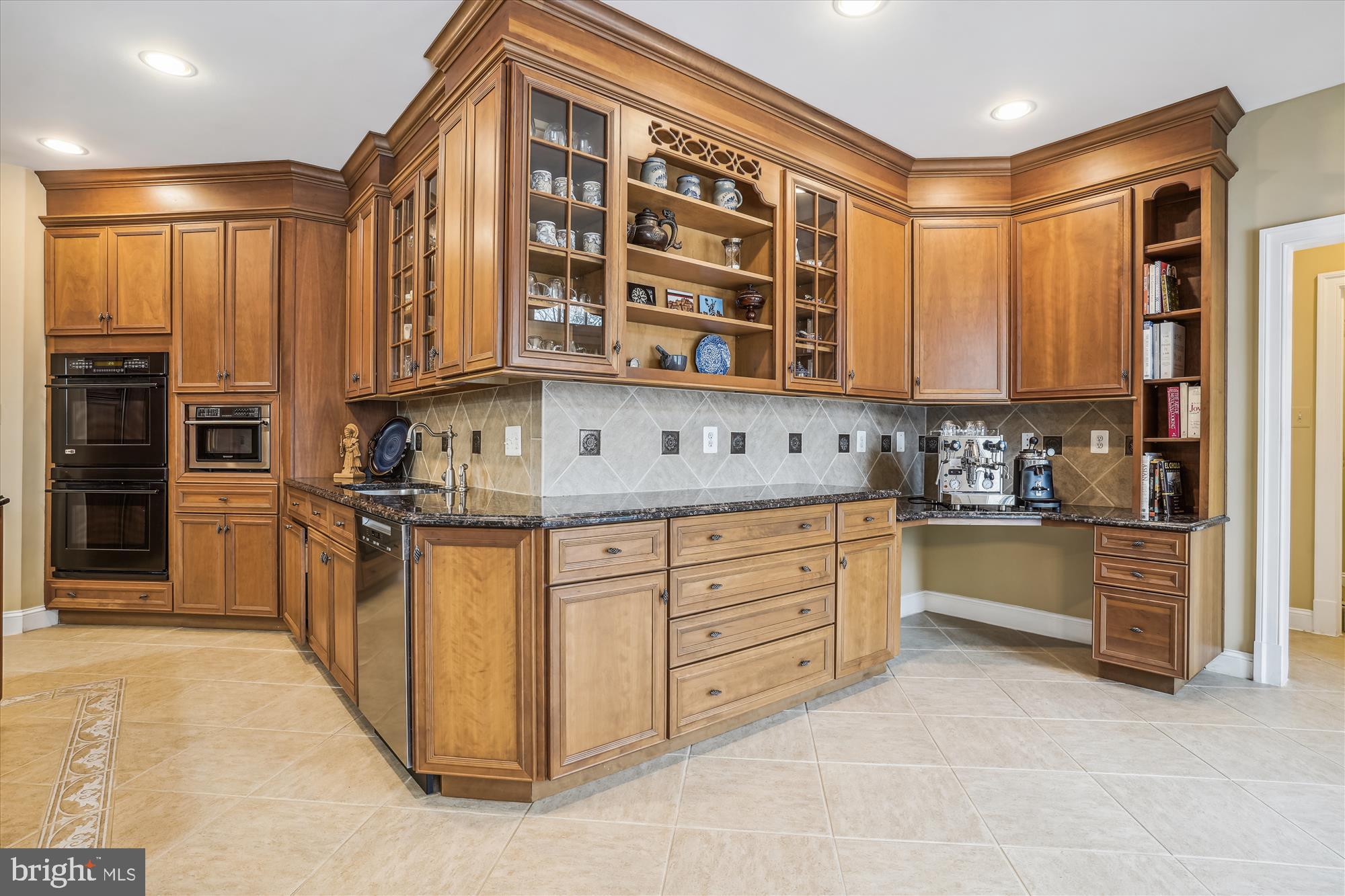 TIMBERLAKE ESTATES - Residential