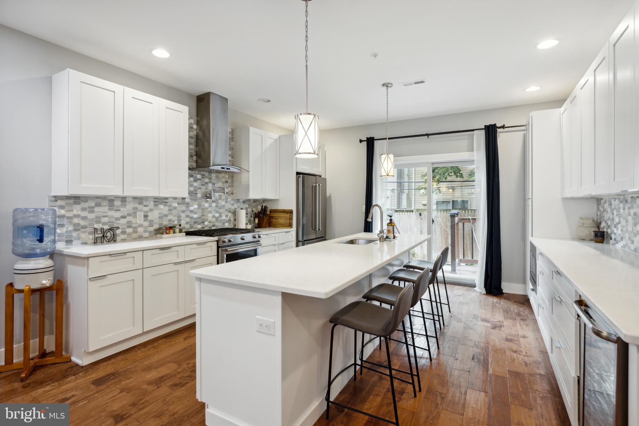 POINT BREEZE - Residential