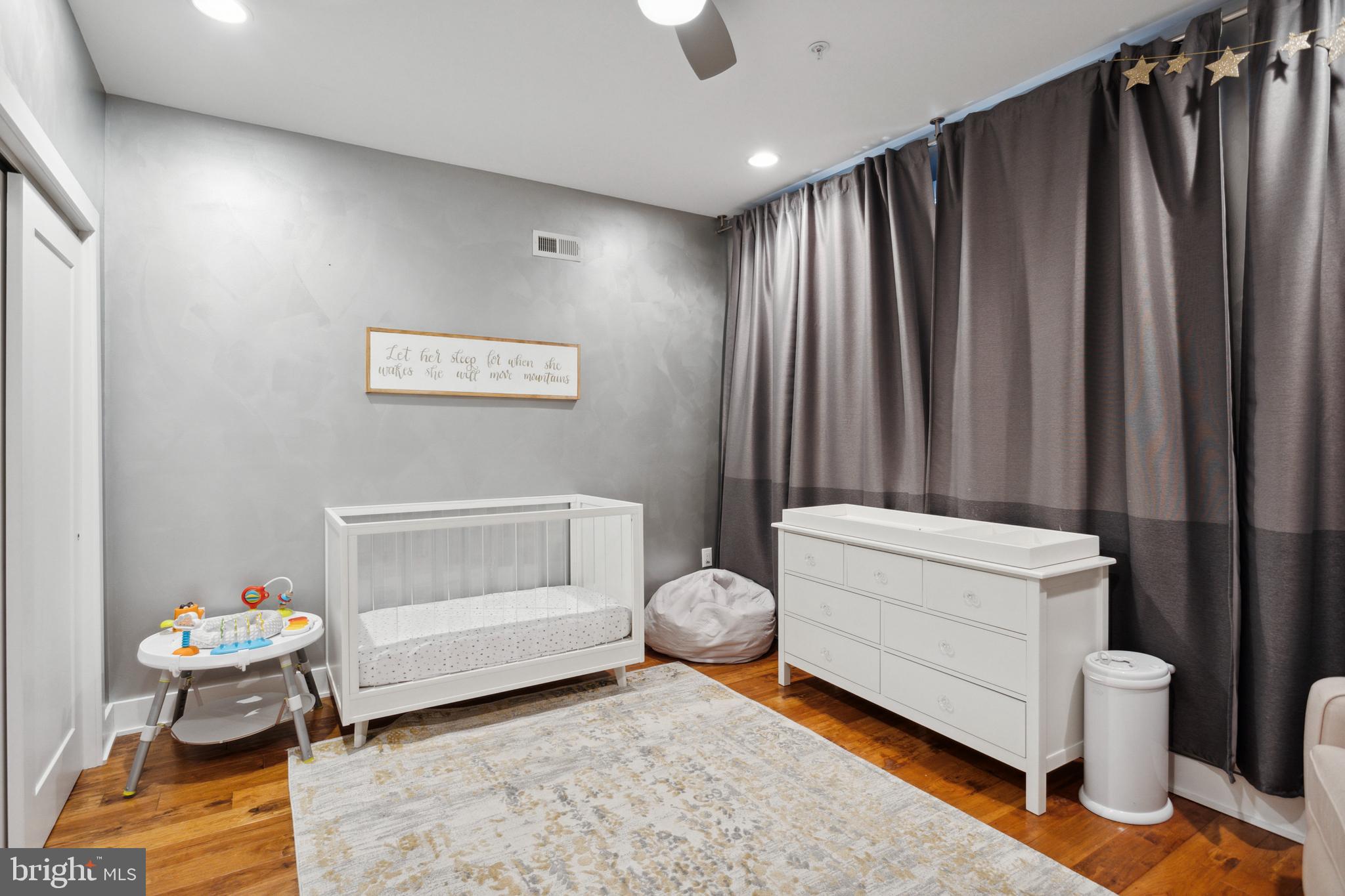 POINT BREEZE - Residential
