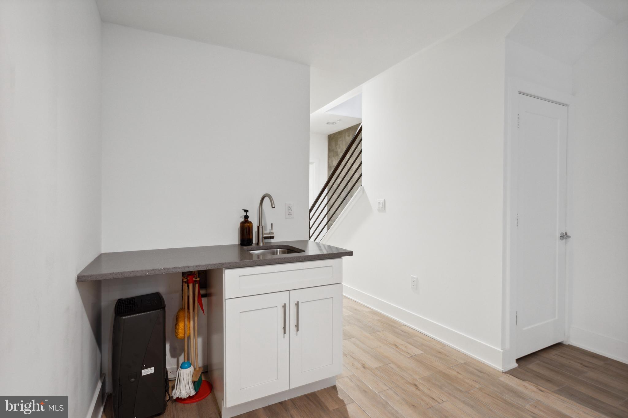 POINT BREEZE - Residential