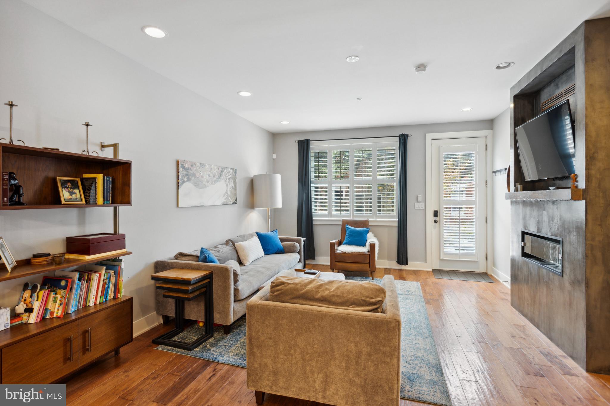 POINT BREEZE - Residential