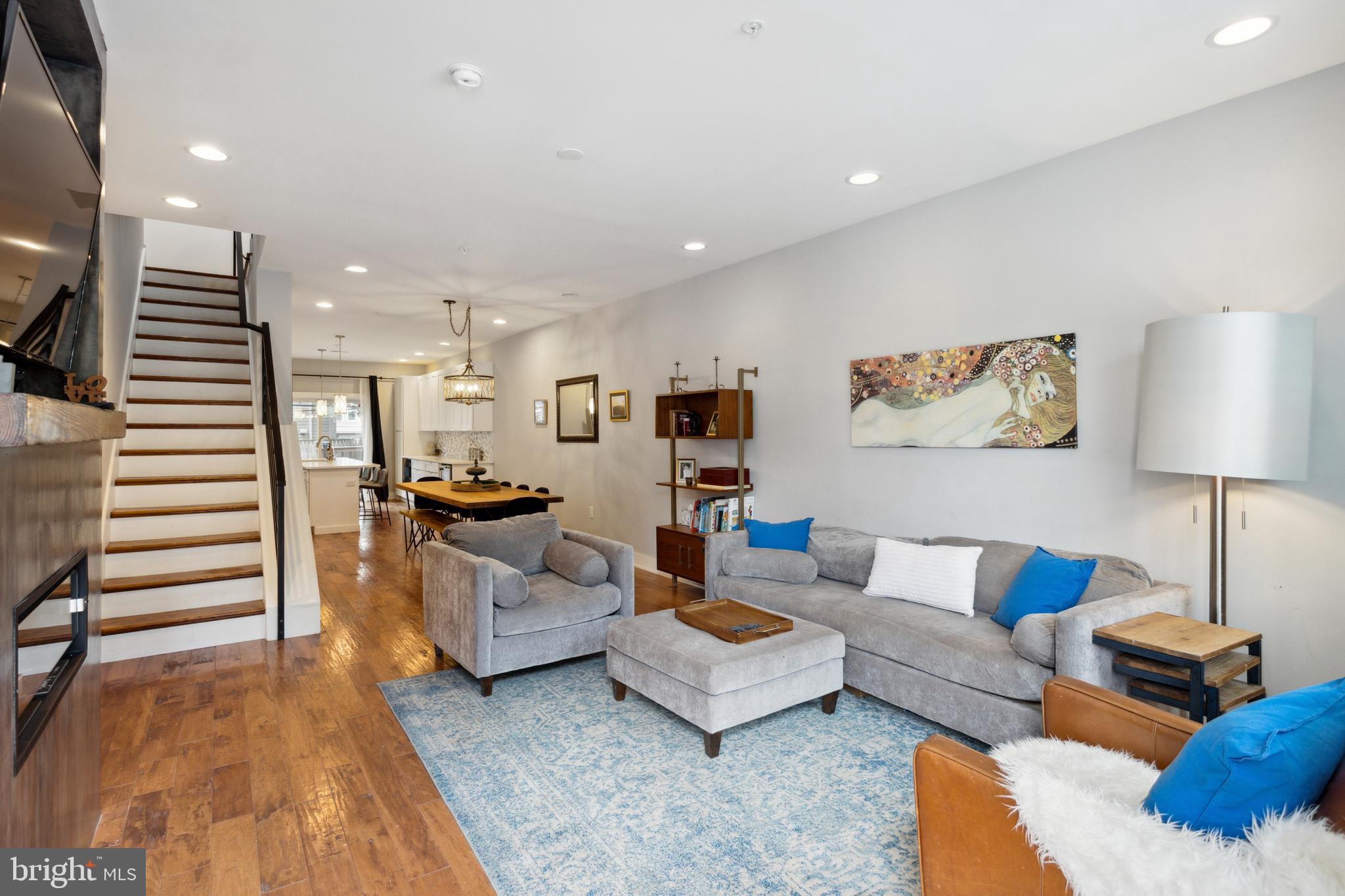 POINT BREEZE - Residential