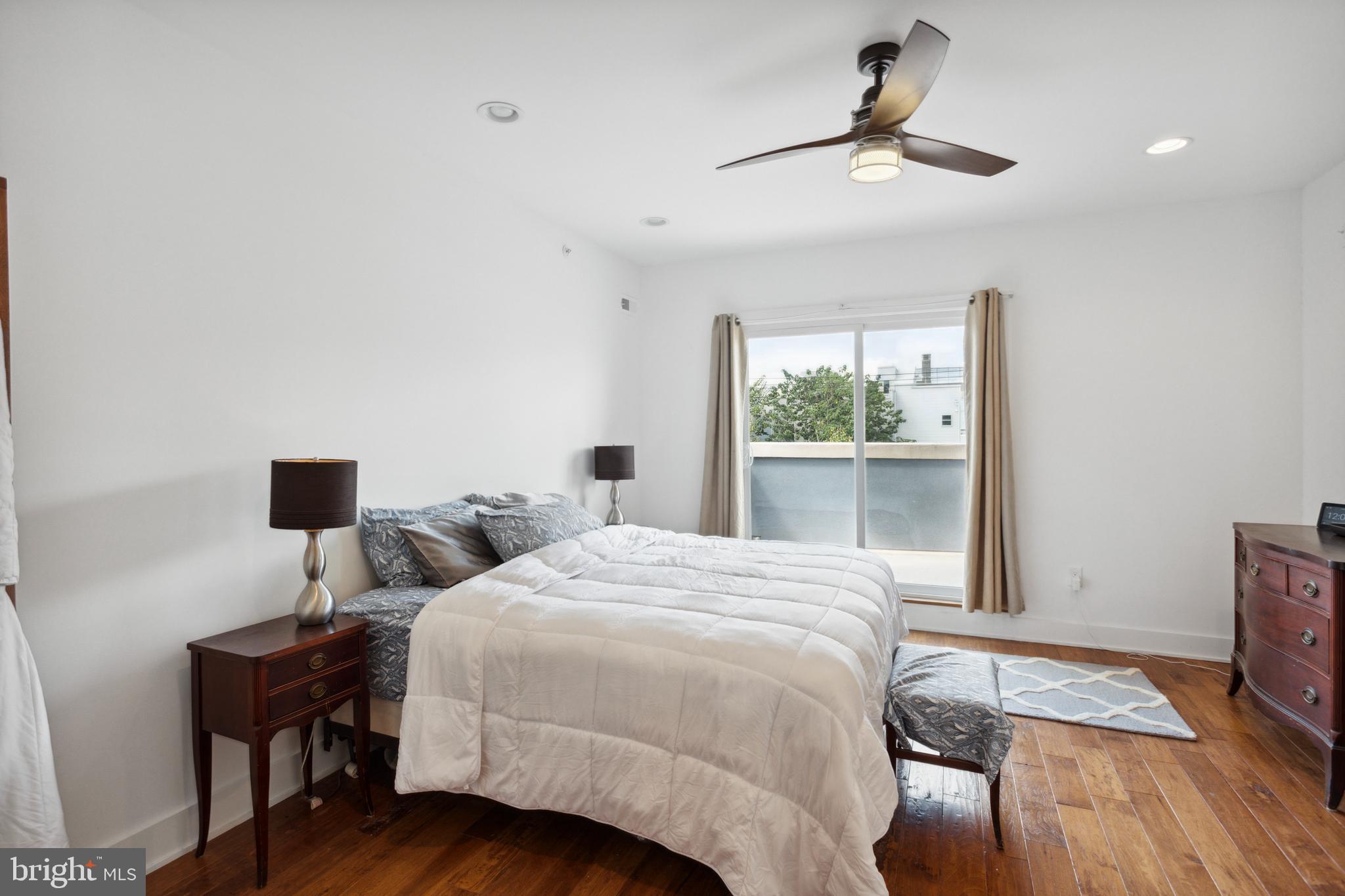 POINT BREEZE - Residential