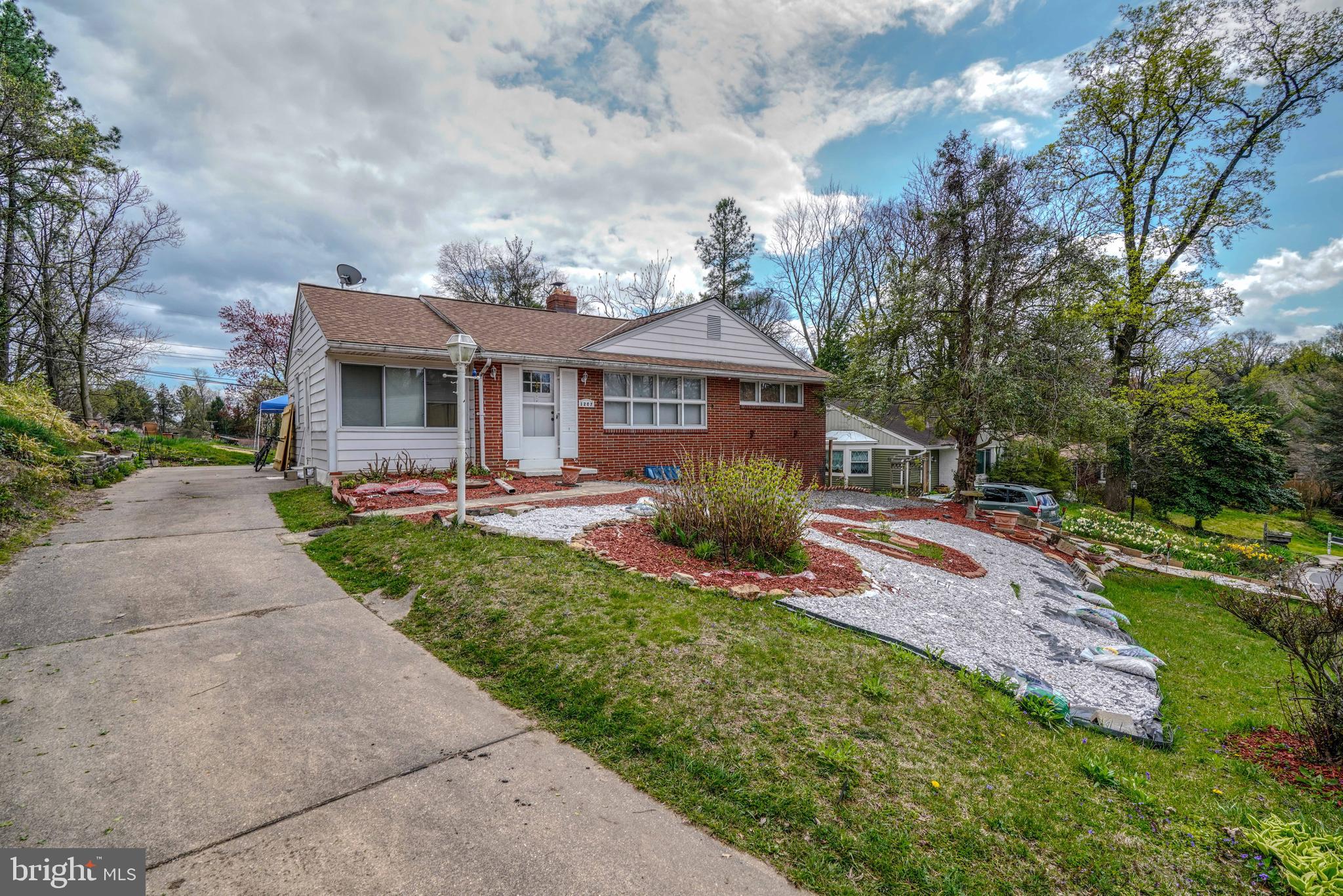 1207 SAINT ANDREWS WAY