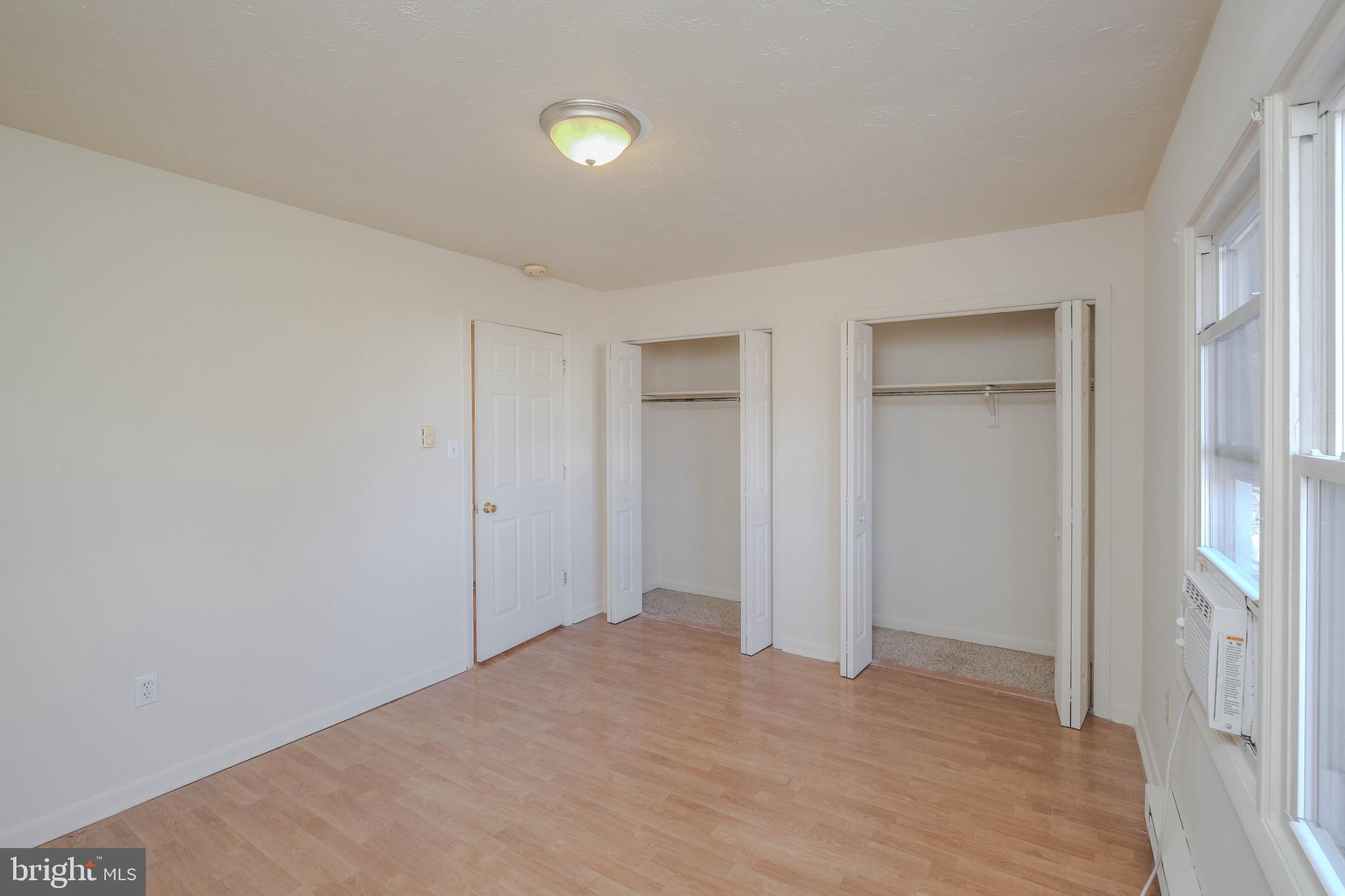 ROYAL VILLAGE - Residential