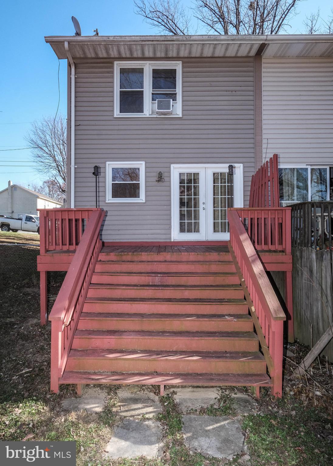 ROYAL VILLAGE - Residential