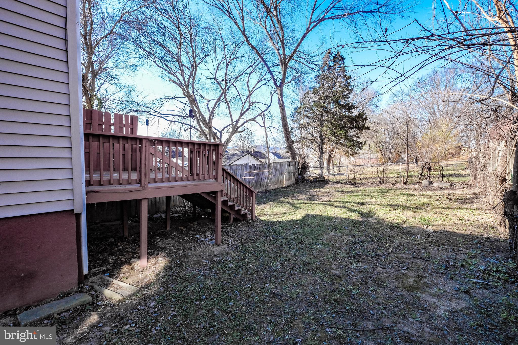 ROYAL VILLAGE - Residential