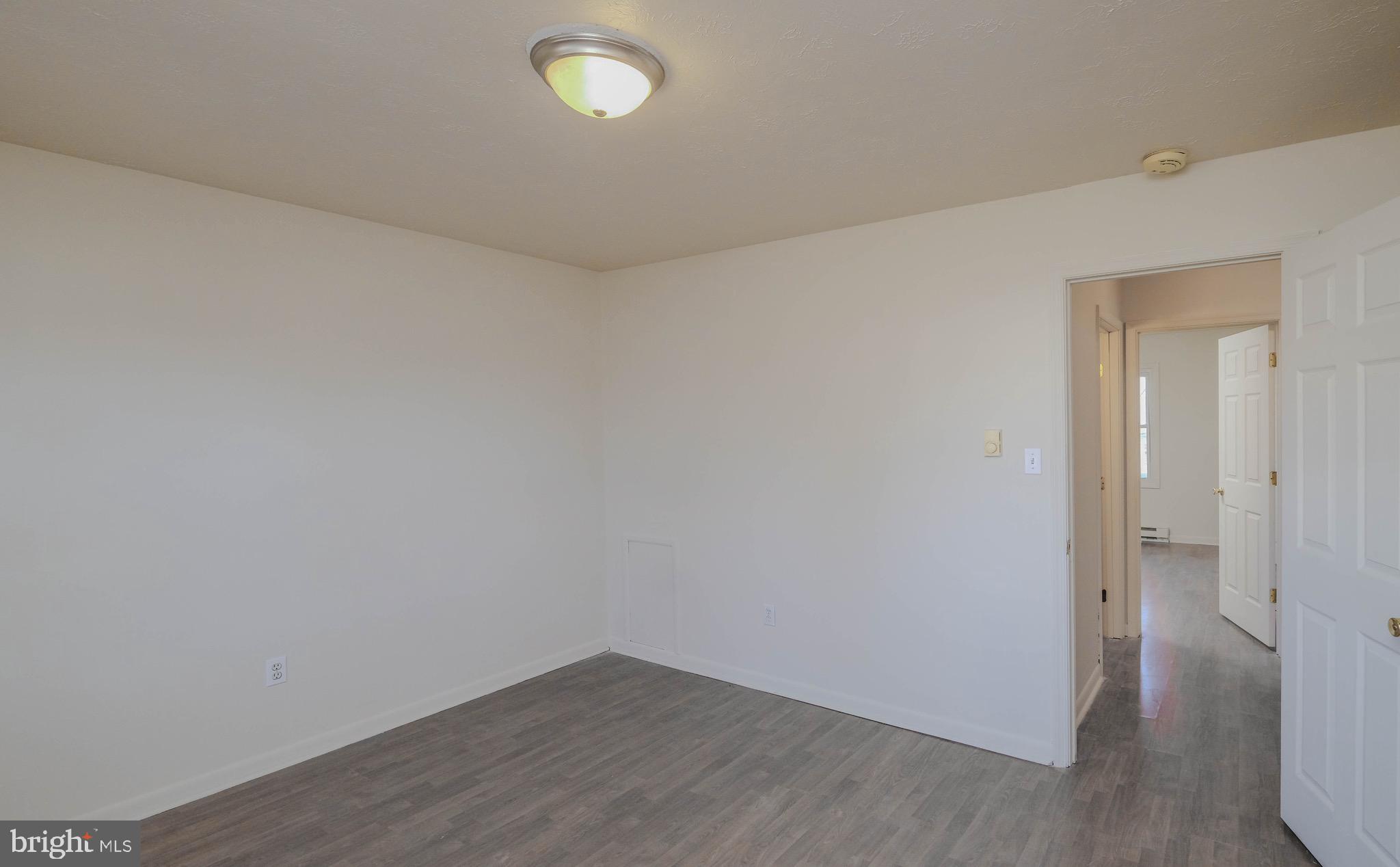 ROYAL VILLAGE - Residential